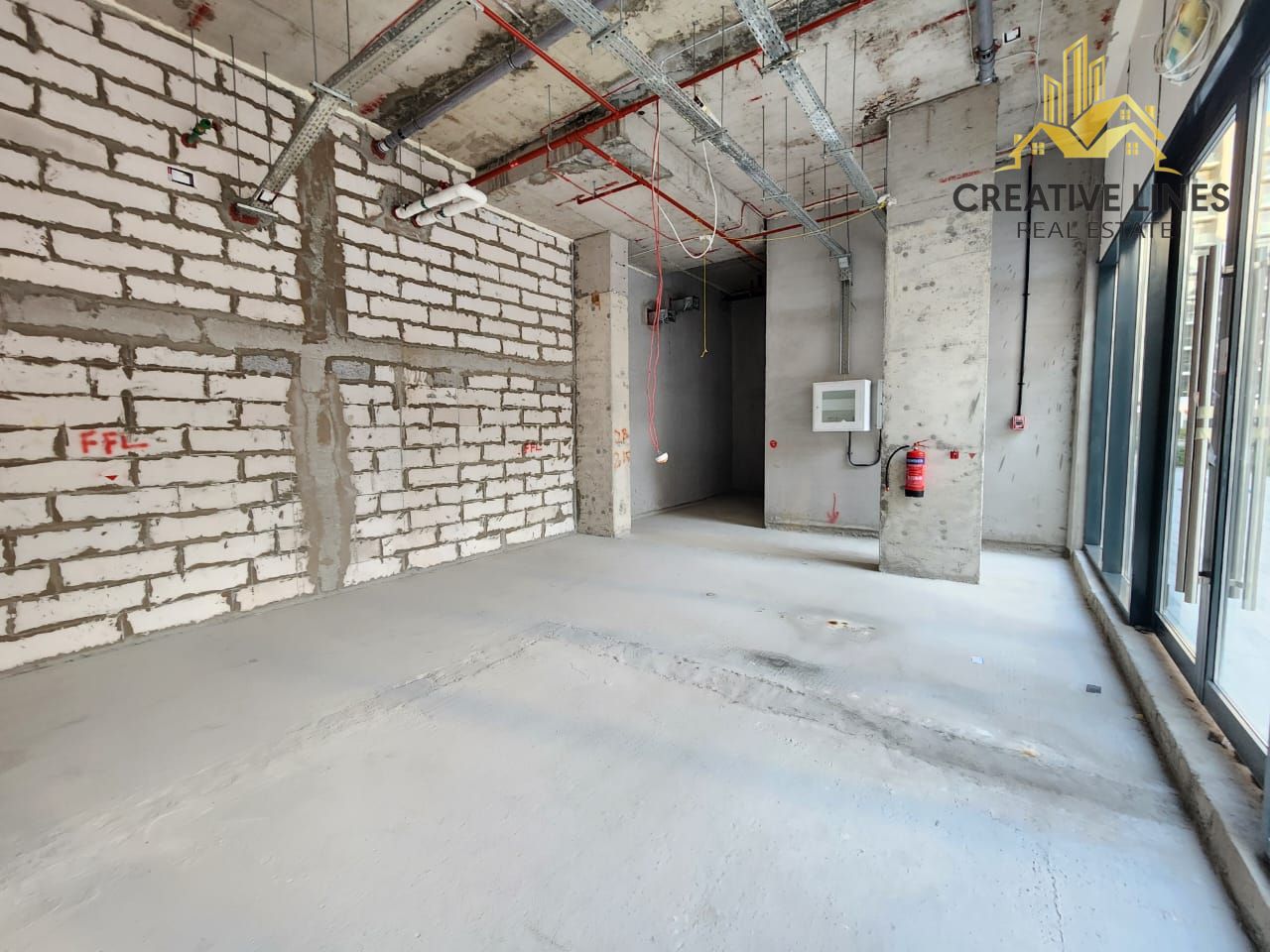 Shell and core!! Street view!! Stunning costumer footfall!!