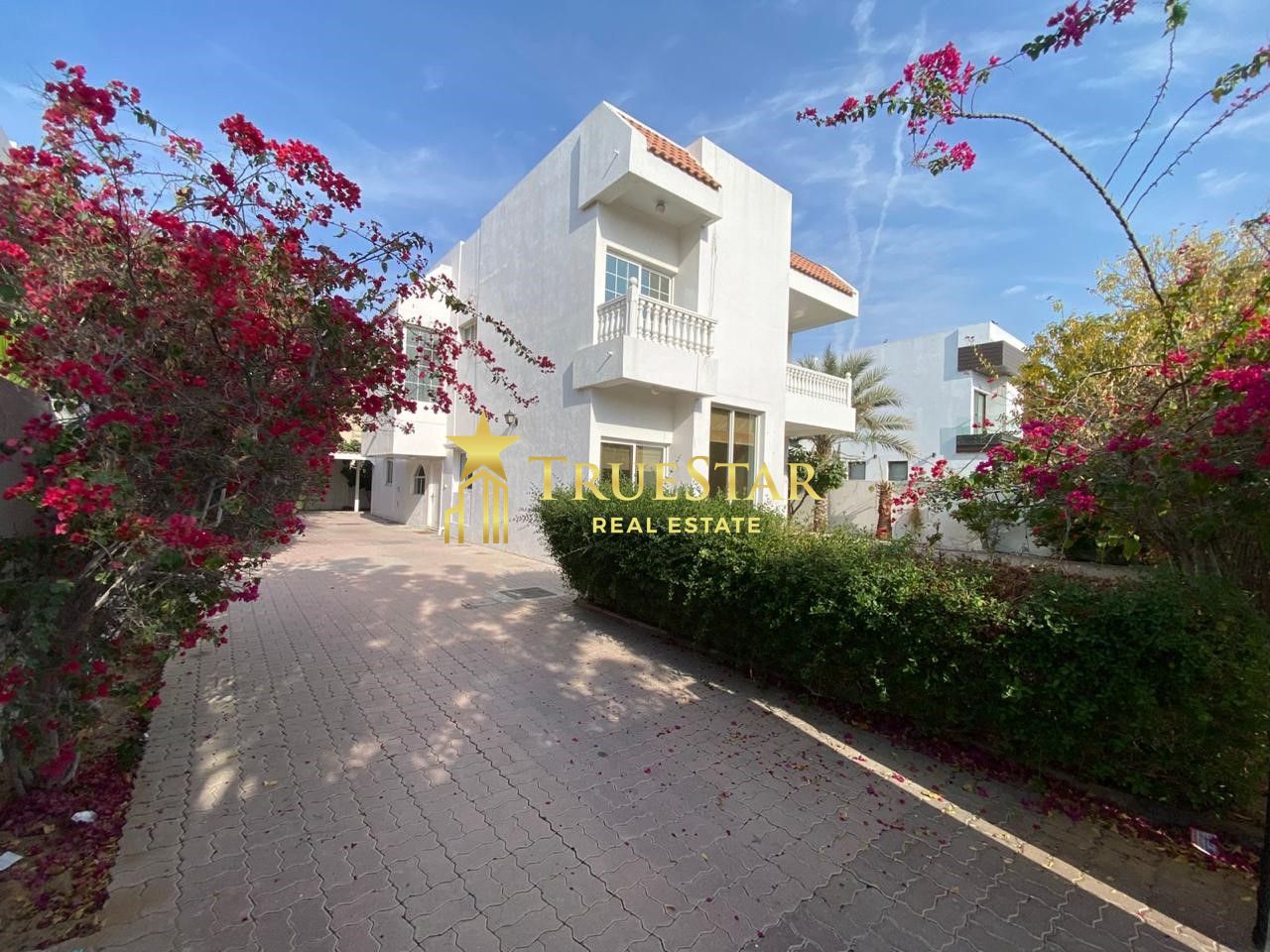 AMAZING INDEPENDENT VILLA 5BR MAIDS PRIVATE GARDEN