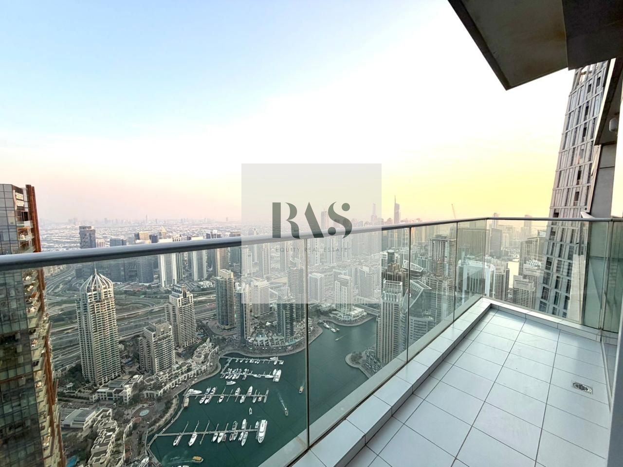 FULL MARINA VIEW | UPGRADED AND FULLY-FURNISHED