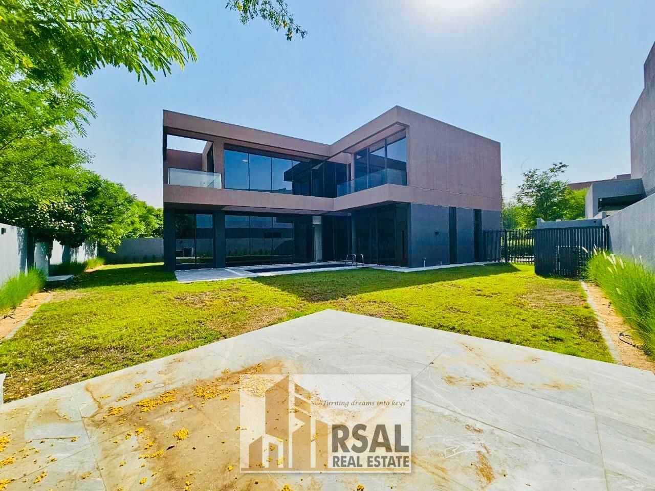 Modren 4 BR Villa with Private Gym and Pool with A Beautiful view In Massar
