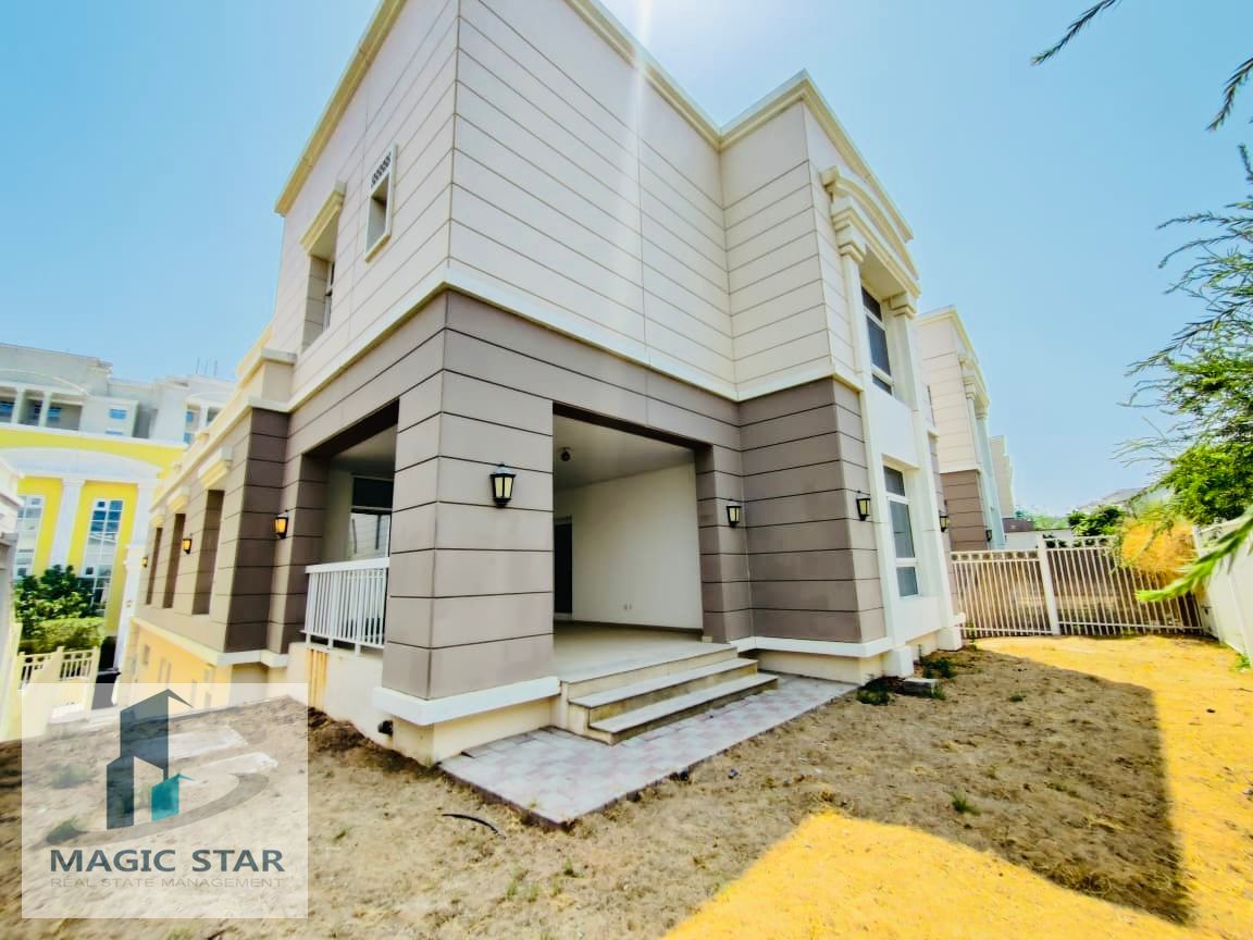 Stand alone l corner 4 bedroom villa l spacious layout