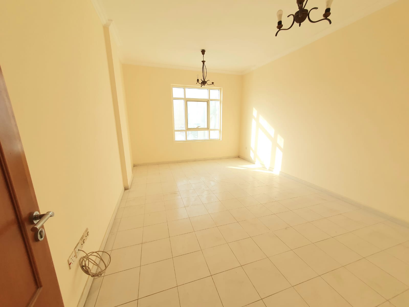 LAVISH BIG SIZE 1BHK WITH 2 WASHROOMS CLOSE HALL IM MUWAILEH