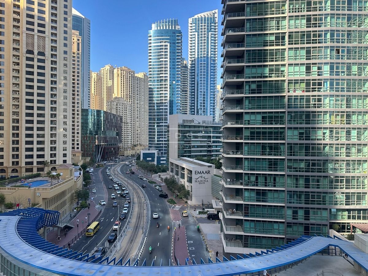 CORNER UNIT | PARTIAL CANAL VIEW | SPACIOUS