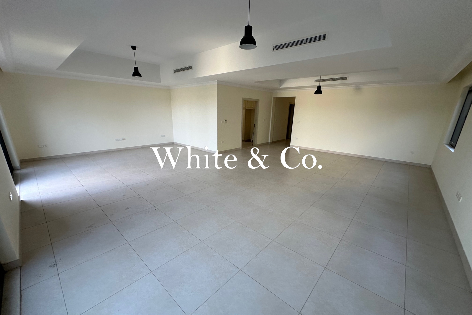 Vacant Now| Unfurnished |Open Plan Living