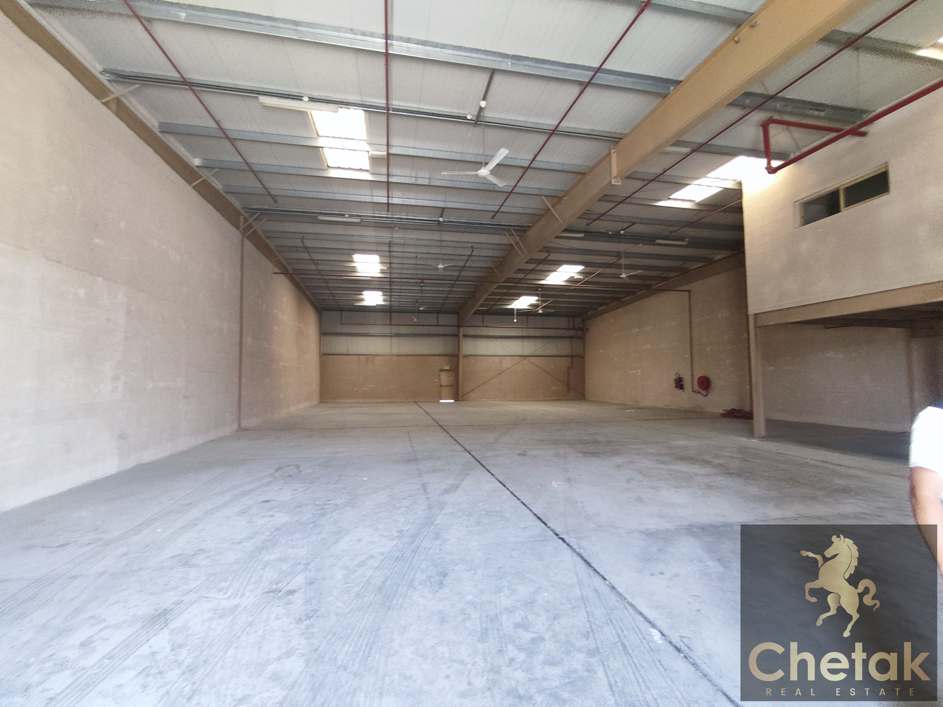 Spacious Industrial Warehouse | DIP | Prime Location