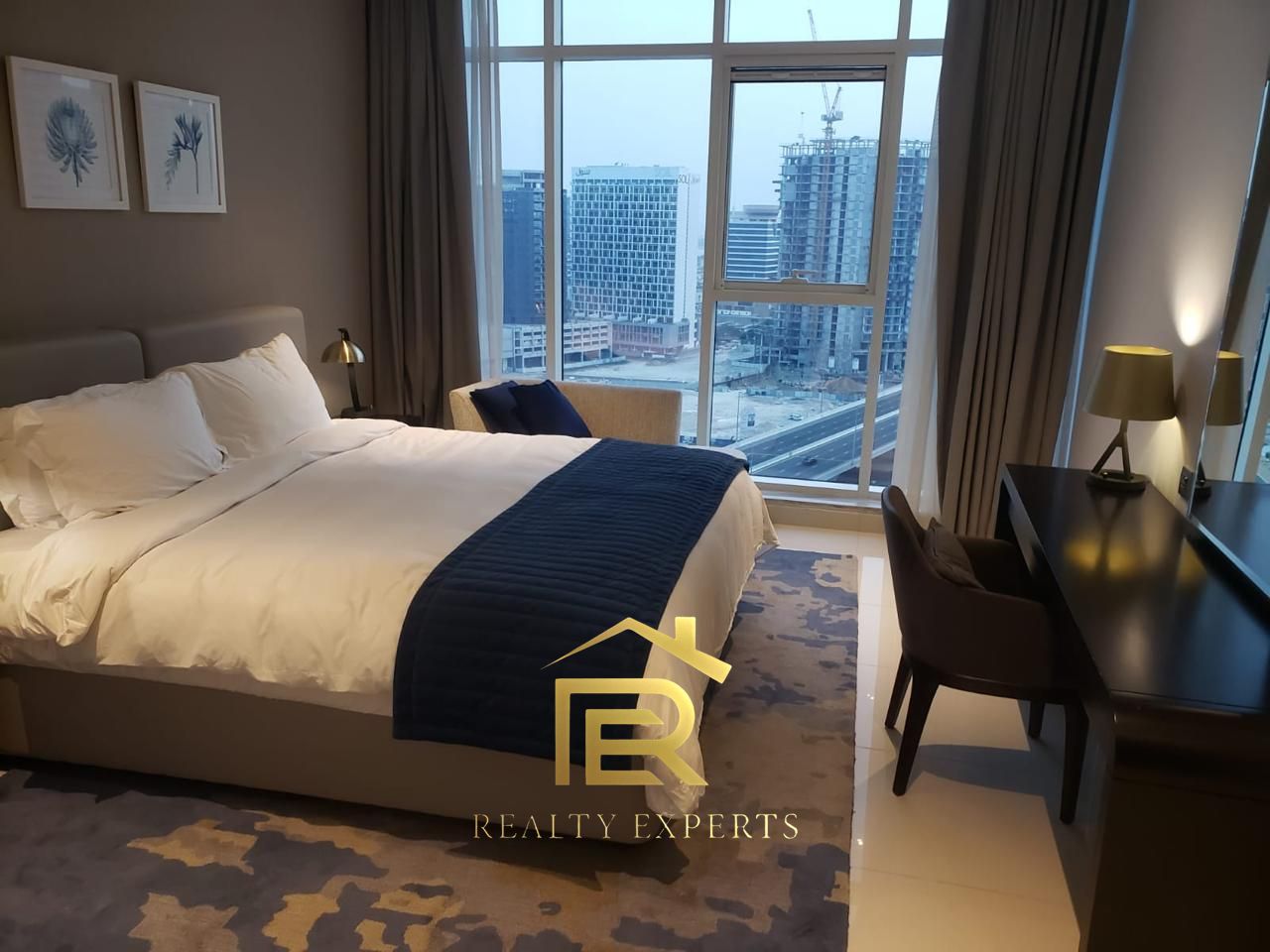 MASSIVE STUDIO | PRIME LOCATION | BRIGHT UNIT