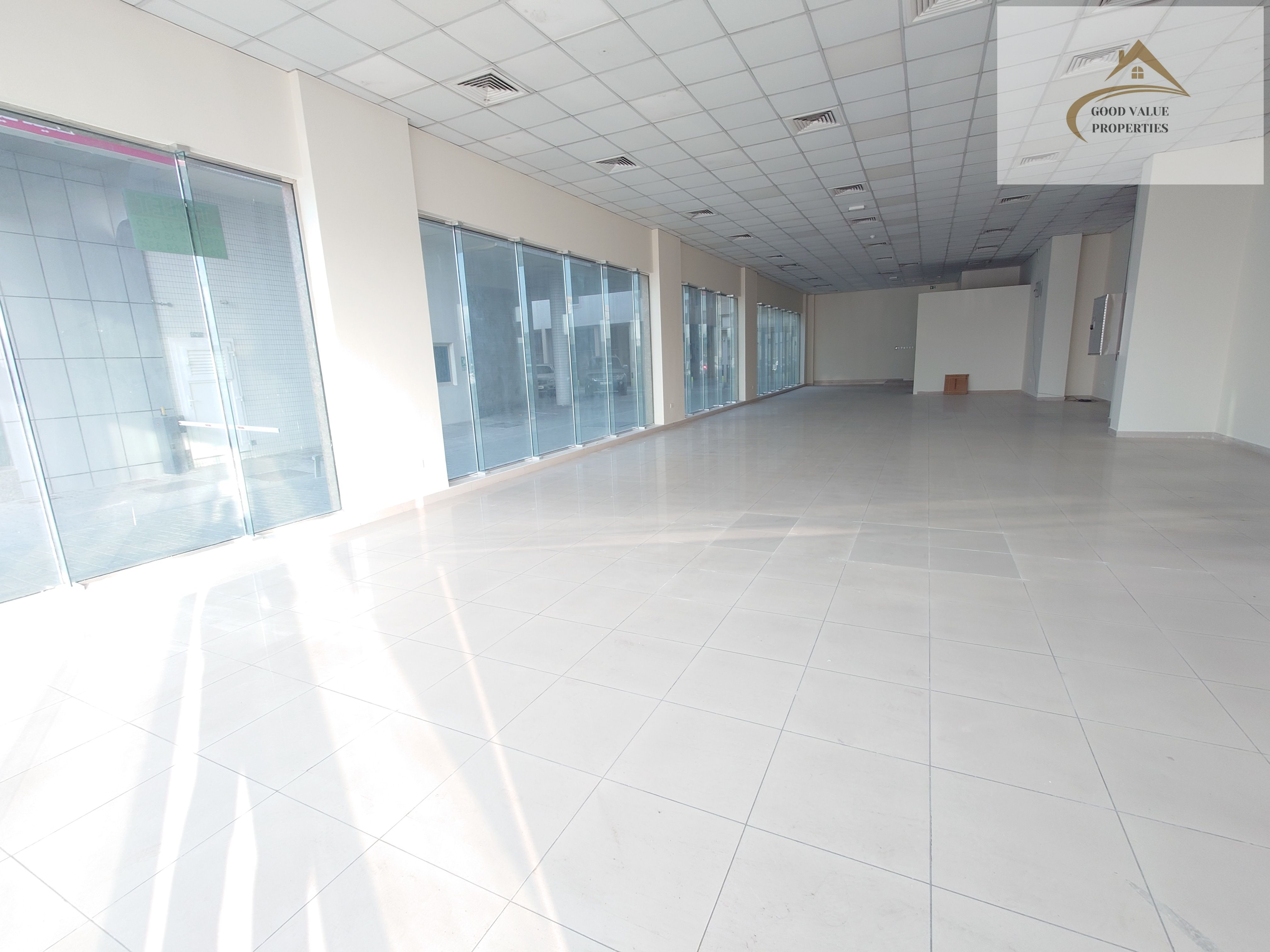 BIG SUPER MARKEET JUST 300K TWO BATHROOMS KITCHEN READY TO MOVE FRONT OF THE ROAD