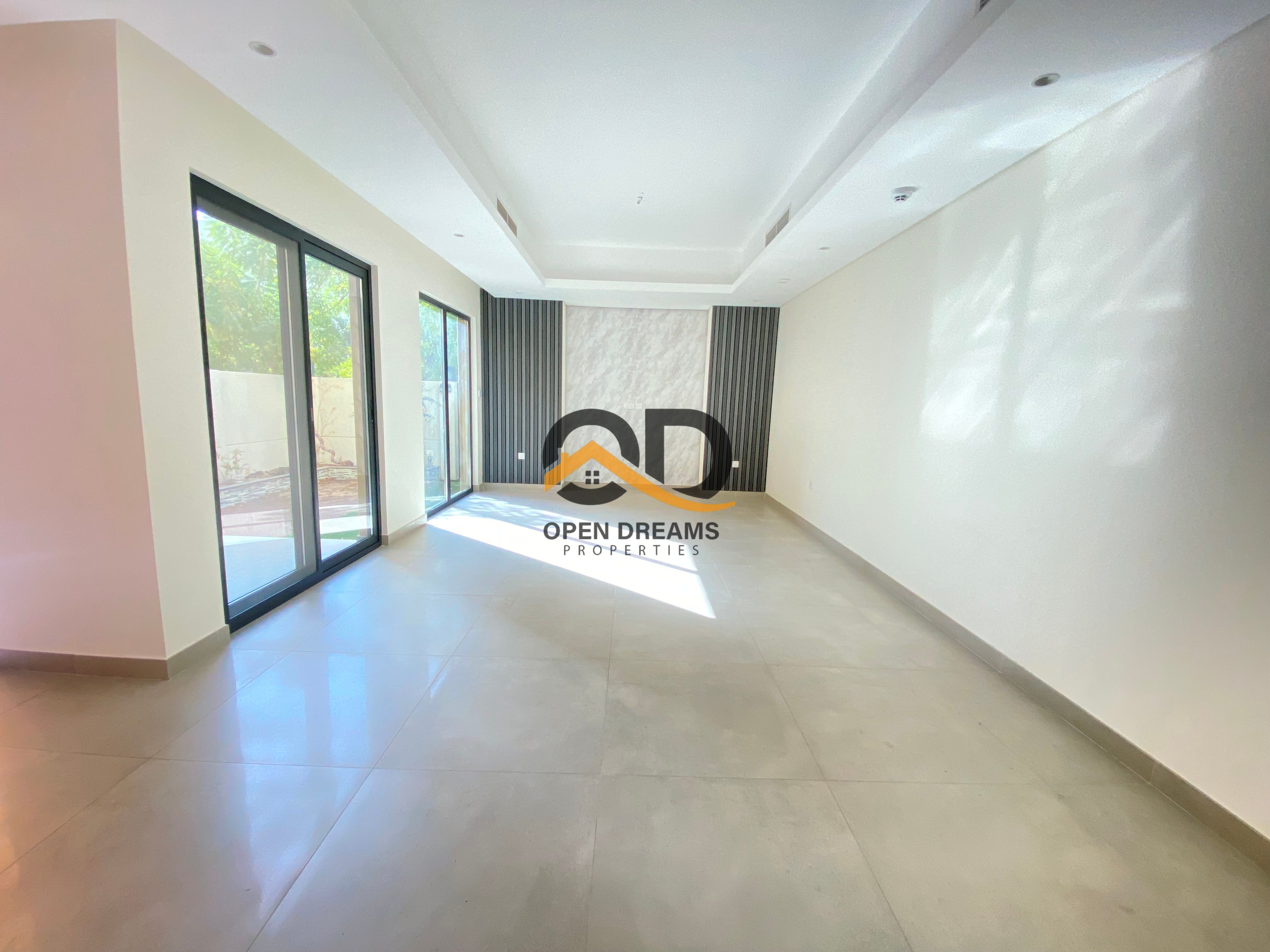 Spacious 3 Br Townhouse