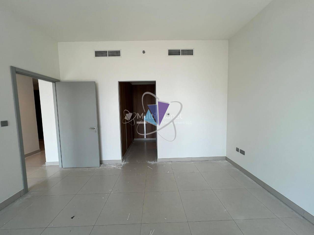 1BR Waterfront Living | Ready to Move | Mid Floor