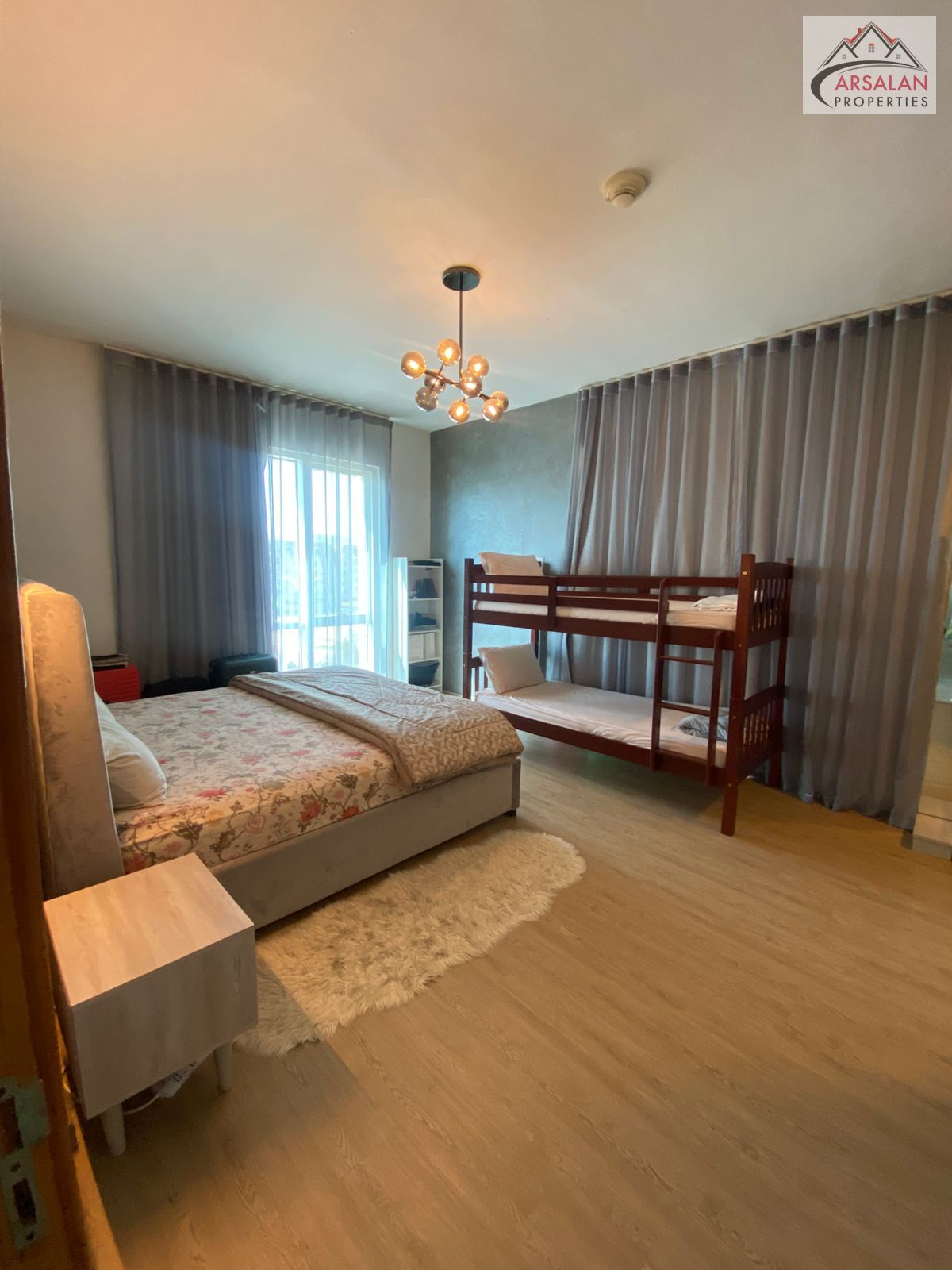 Upgraded & Fully Furnished | 2 Bedroom | Ready to Move | 2 Parking Spots