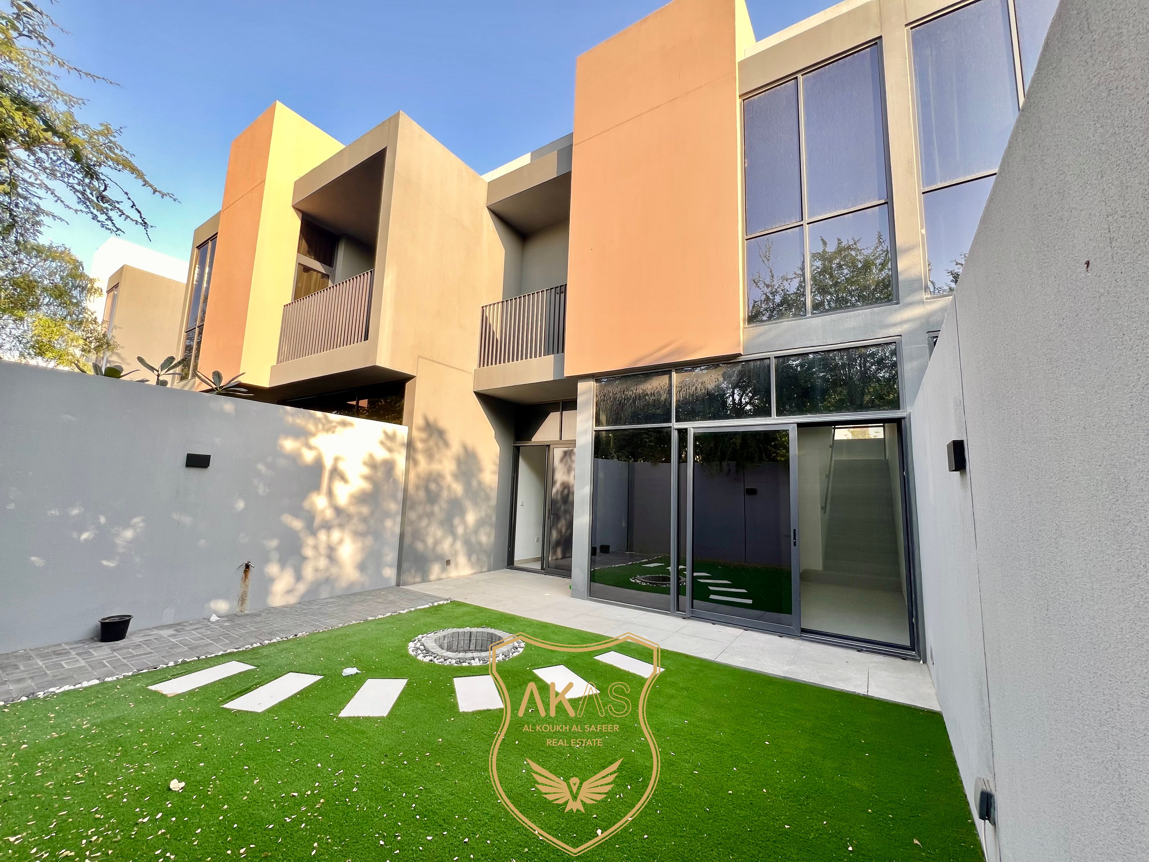 Elegant 2BR Townhouse | Both Master Bedrooms