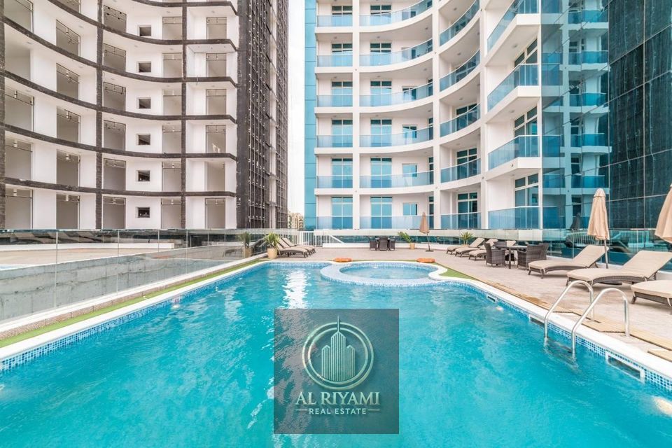 Super Deluxe One Bedroom and Living Room, All-inclusive with Parking, Gym, and Swimming Pool in Oasis Tower 1 – Stunning View