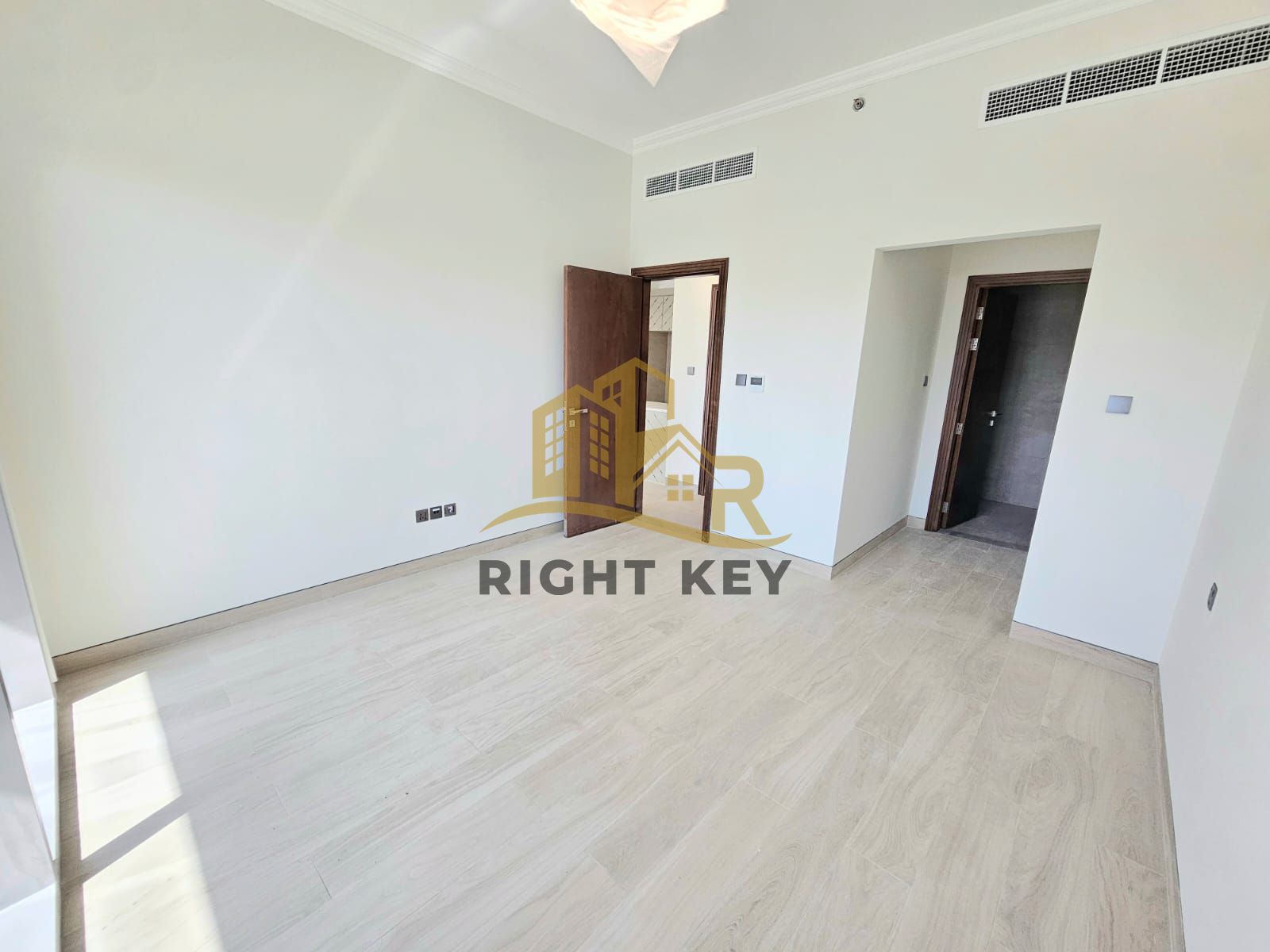 LAVISH BRAND NEW 1BHK ONLY 80K