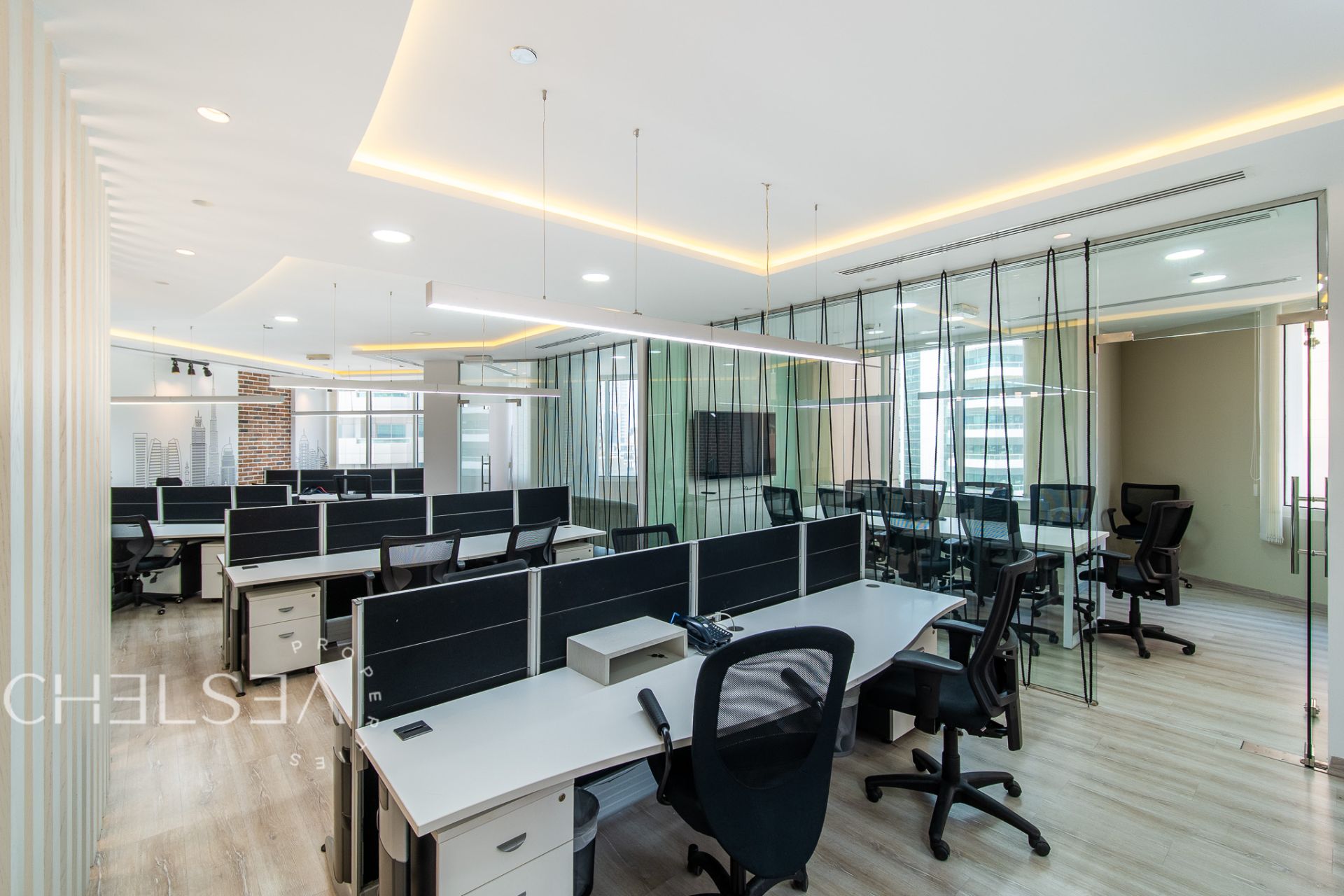 PREMIUM OFFICE | UPGRADED | PRIME LOCATION