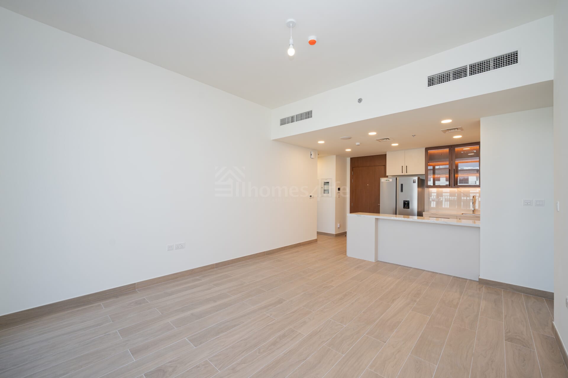 HIGH FLOOR | COMMUNITY VIEW | AVAILABLE NOW