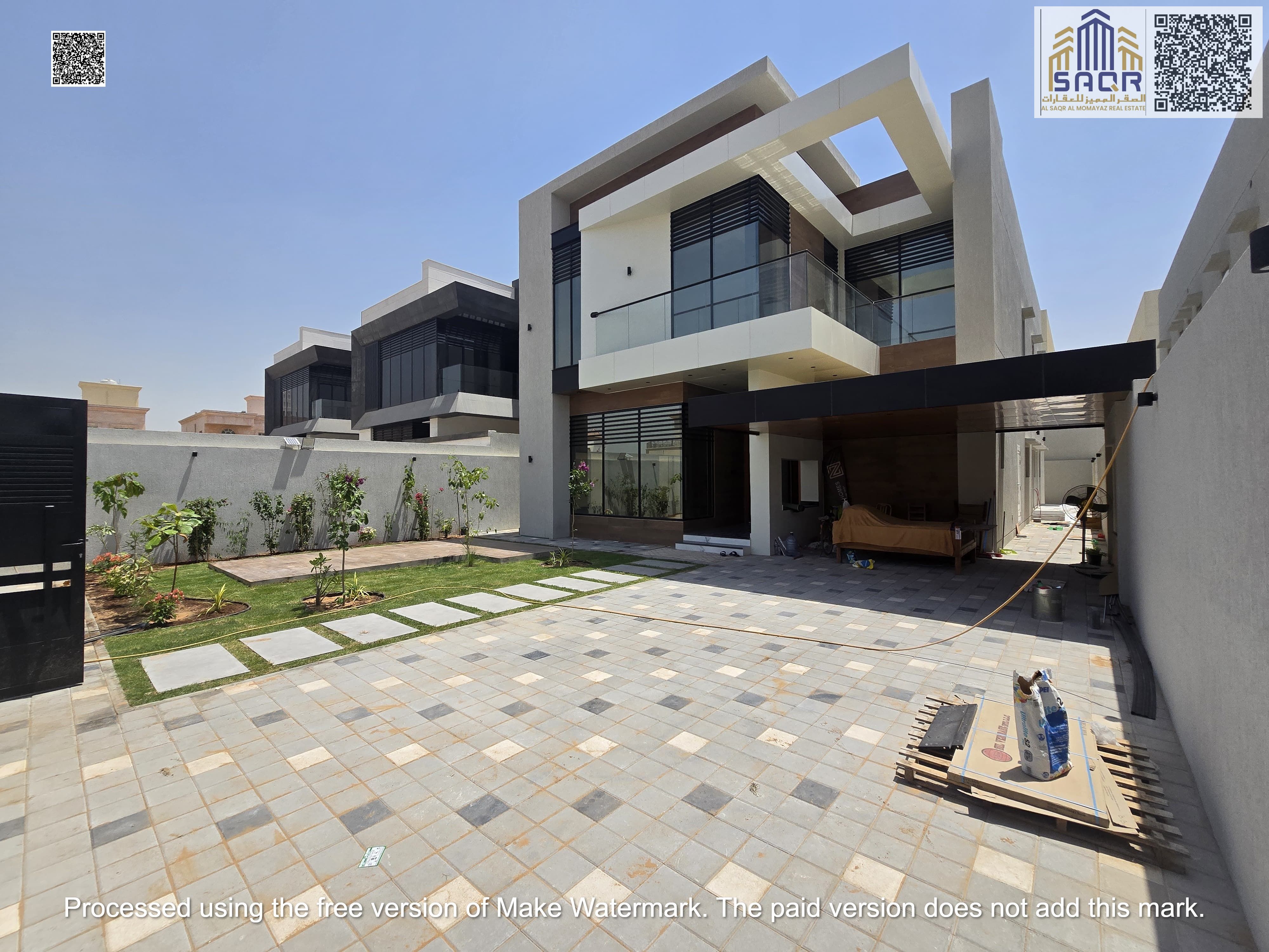 Ready-to-move-in villa on a main street, super deluxe finishing