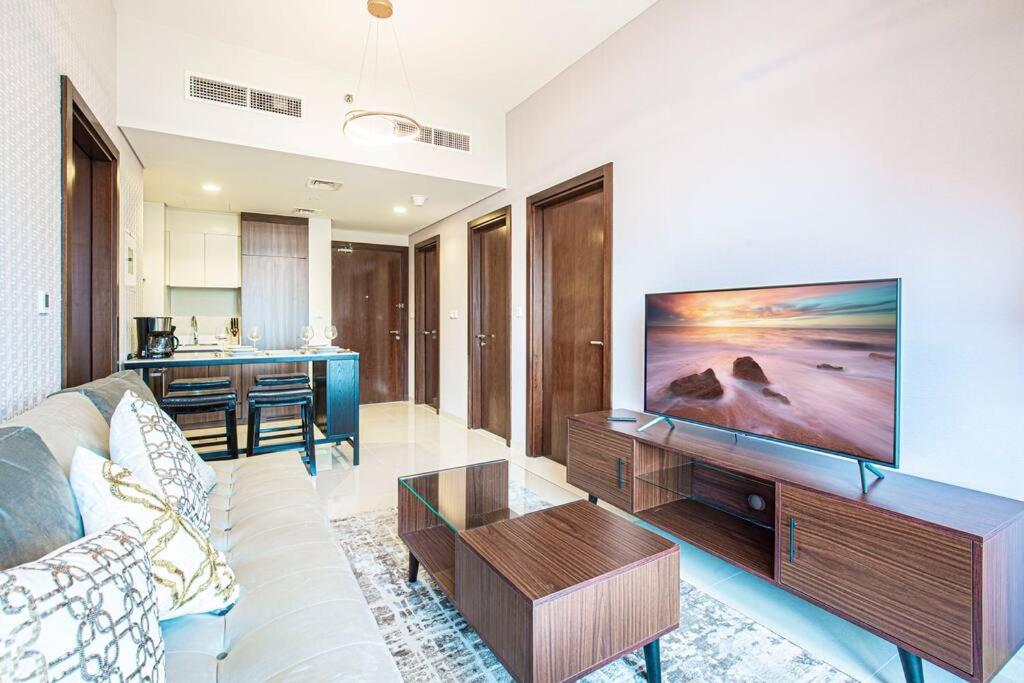 Luxury Furnished Two Bedroom Free Bills