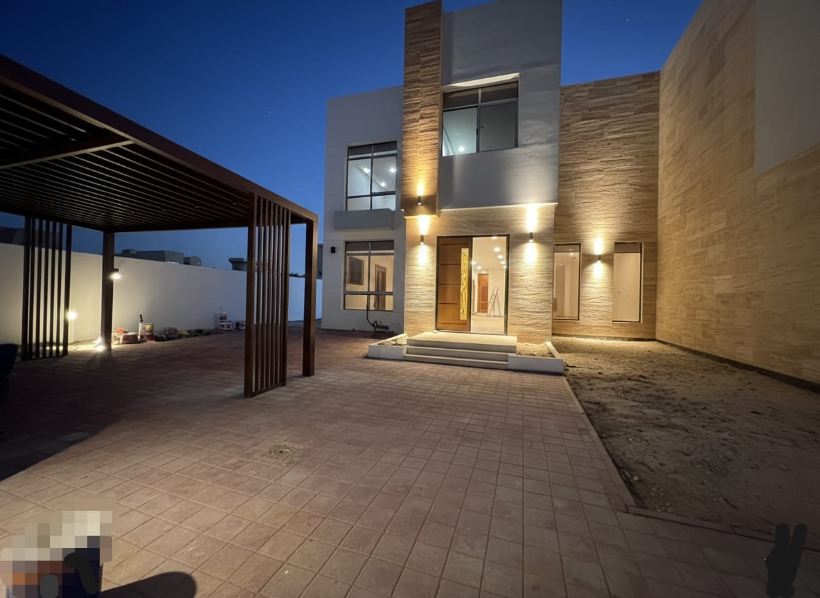 2 VILLAS | 8MASTER BR | PRIME LOCATION | BIG SPACE