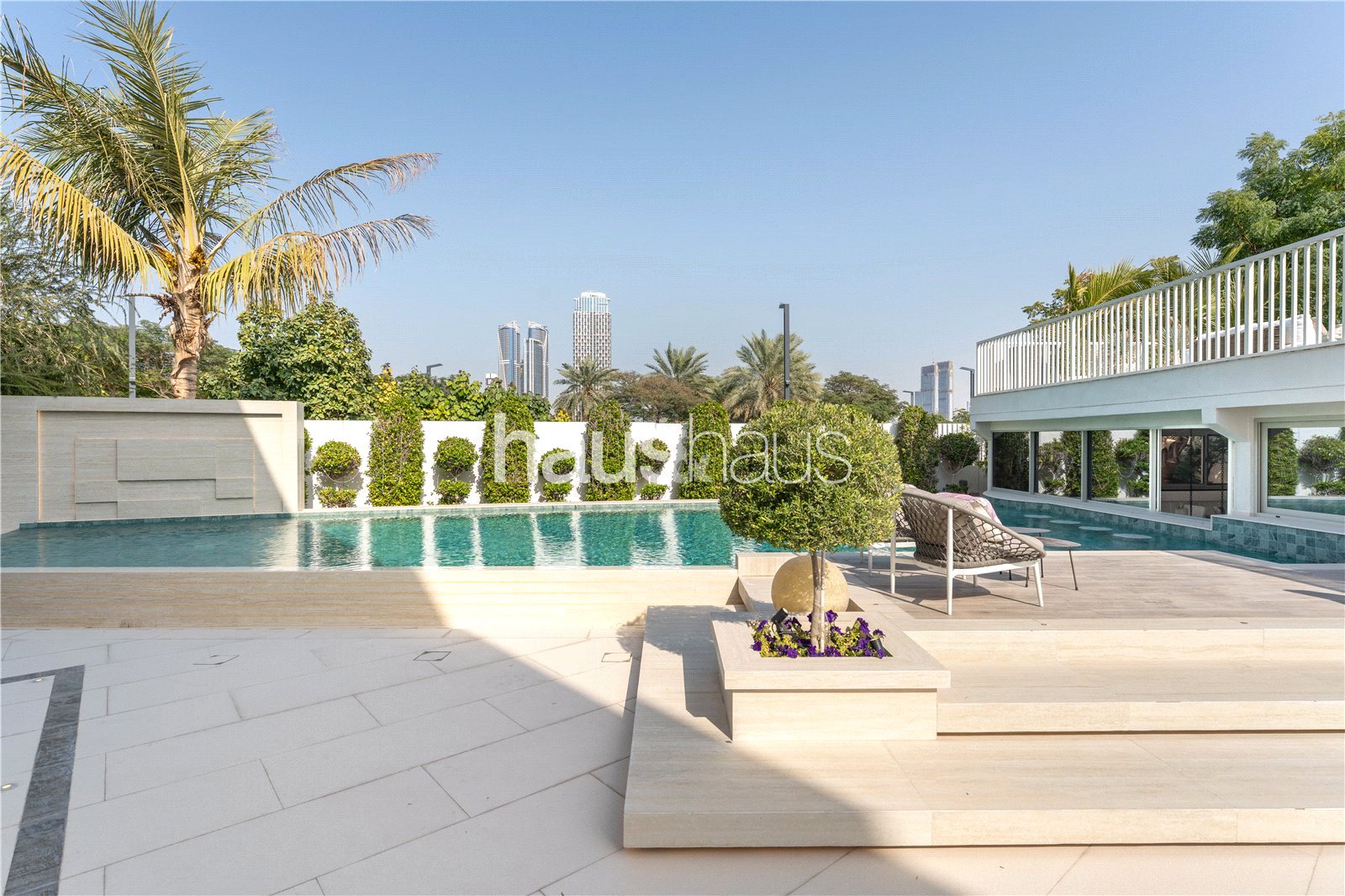Contemporary | Corner Plot | Tranquil