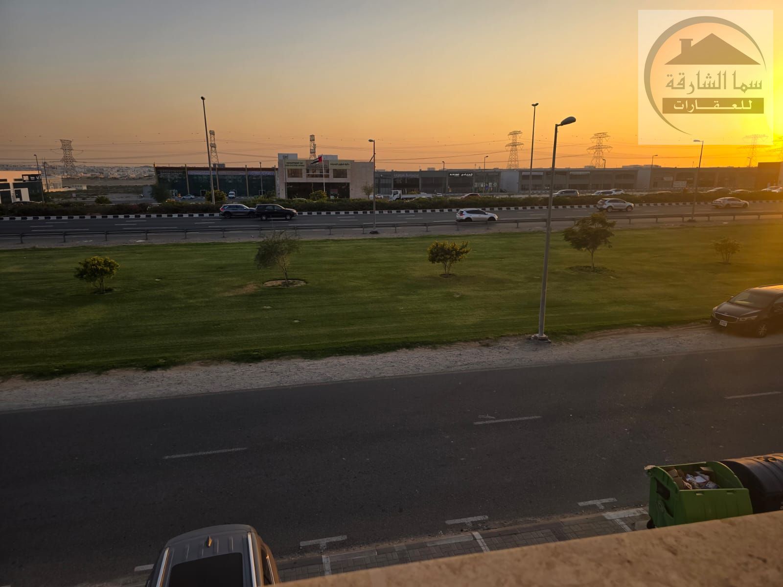 For rent in Al-Hawshi: an office apartment with one room, a hall, a bathroom, and a kitchen. The building is entirely comprised of offices.