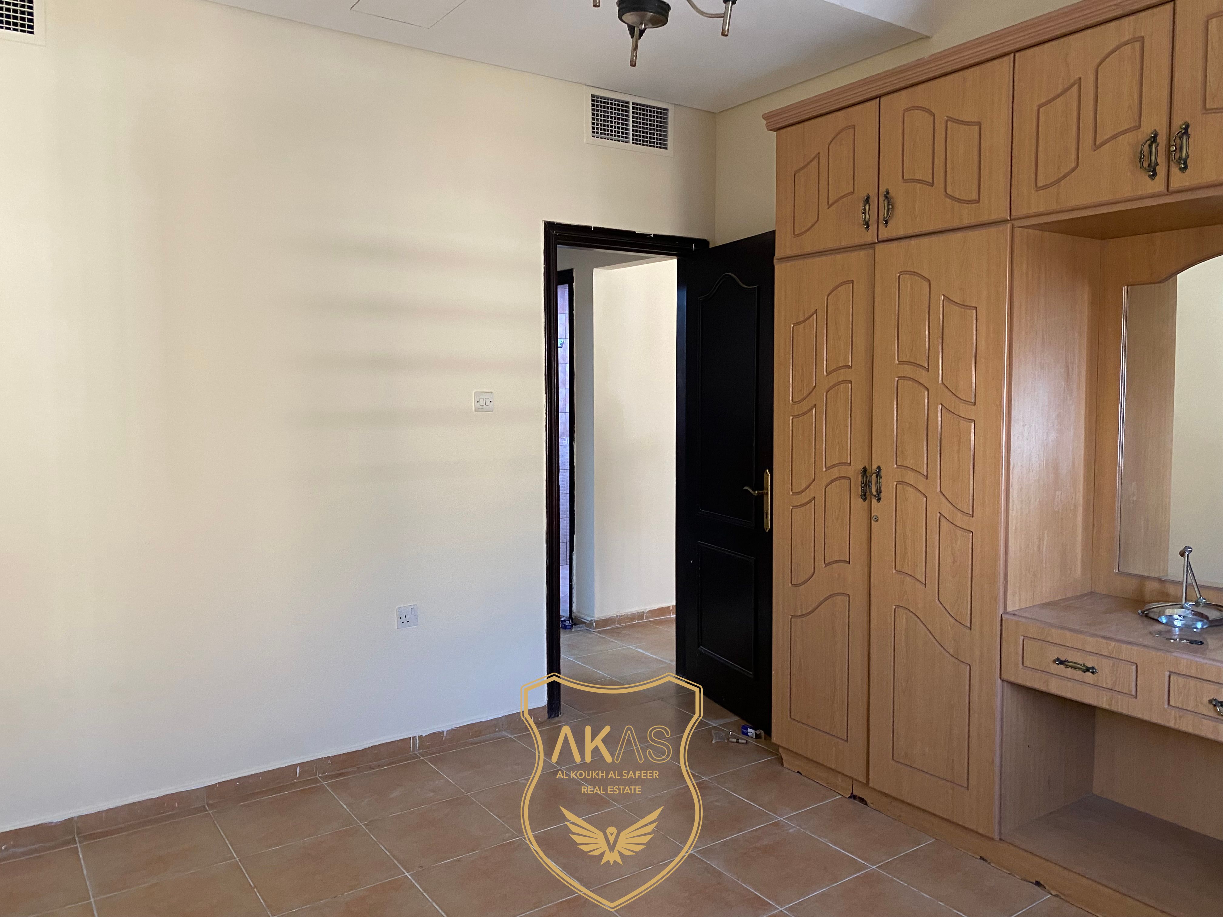 Modern 1-Bed Apartment in Like-New Condition