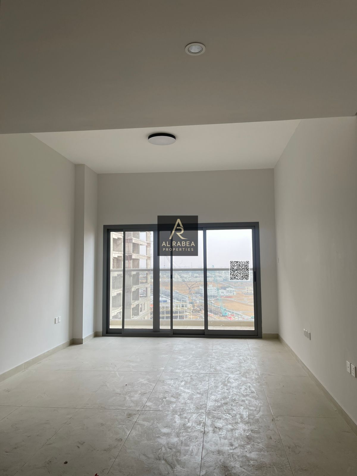 First occupancy - stunning view - gym - swimming pool - free parking