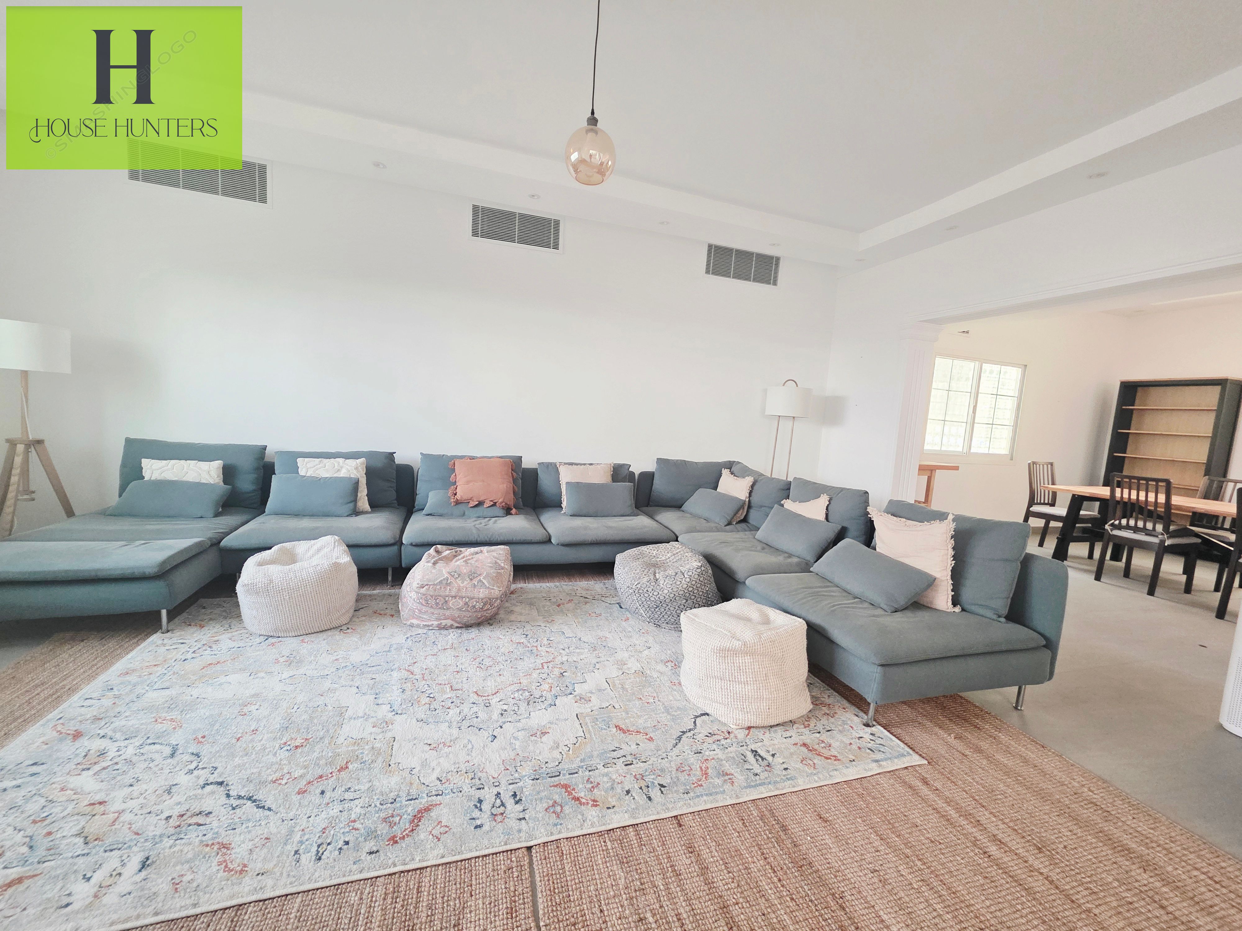 Modern 3BR Villa Near Beach
