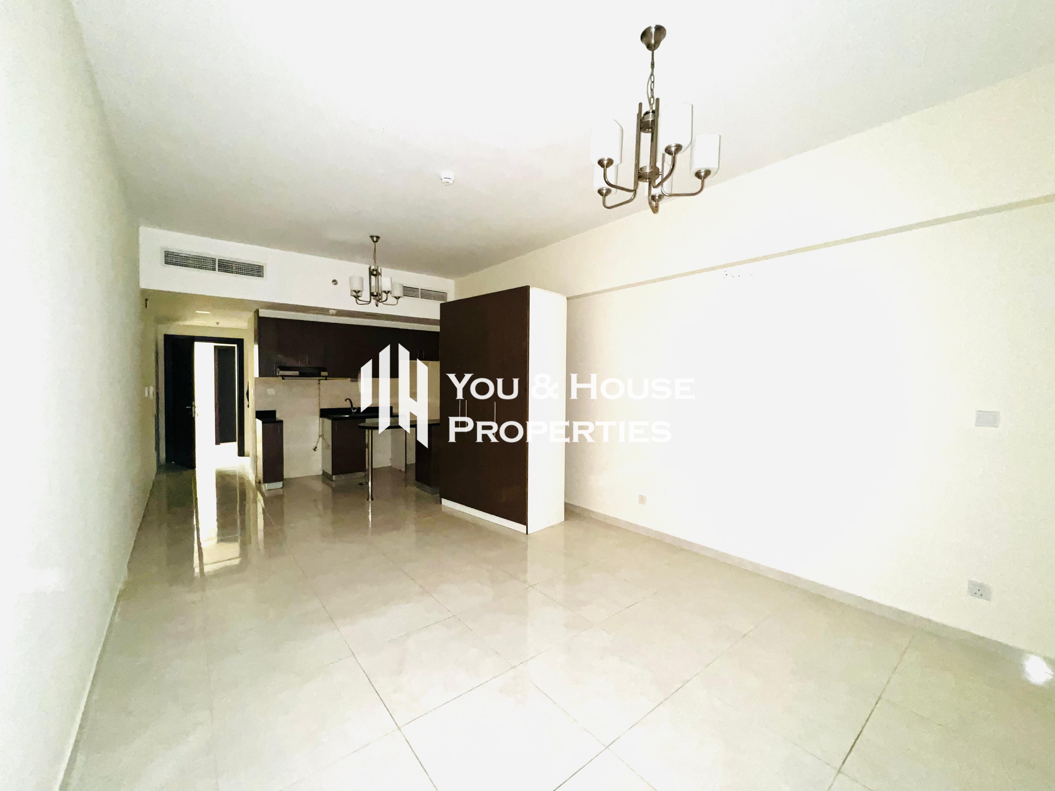 Comfortable & Bright Apartment I Good Size I Prime Location