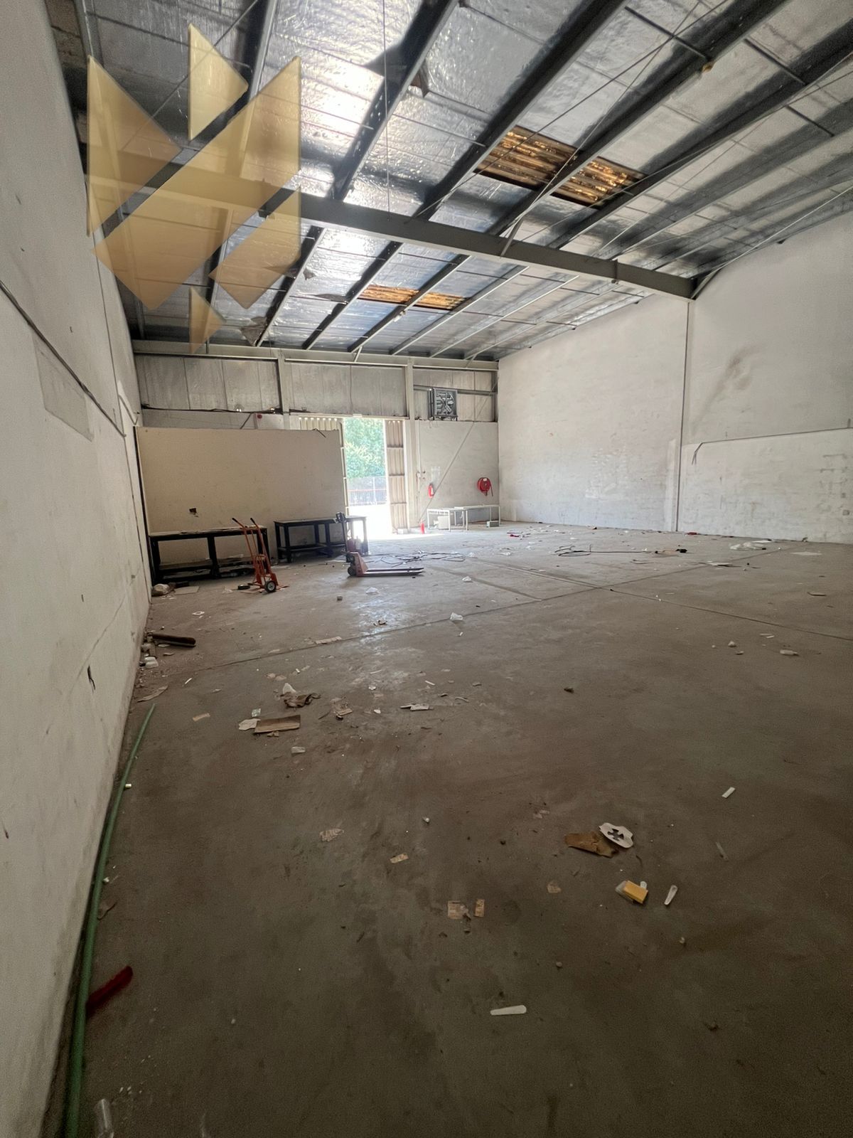 2200 Sqft Warehouse Ind 17 Main Road with Office
