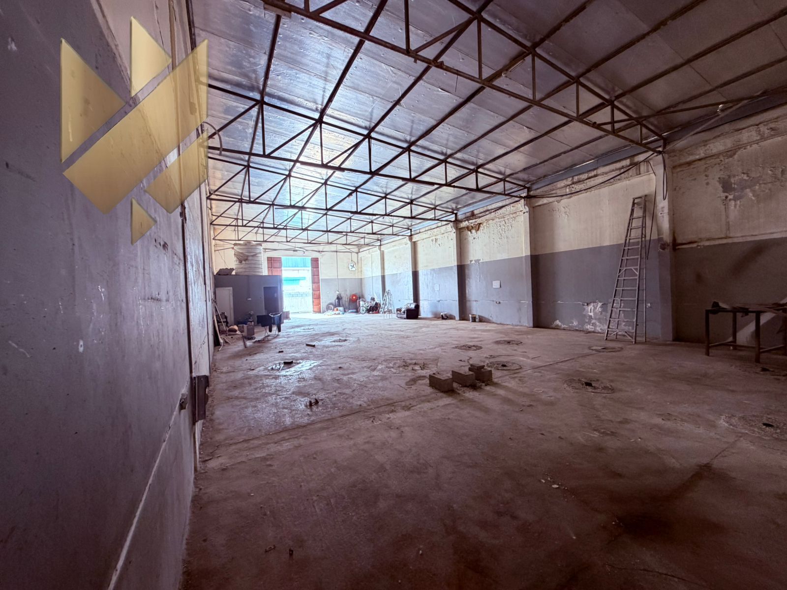 Warehouse for Rent | Industrial Area 13 Sharjah Area: 3,200 sq. ft. Prime location with easy entry and exit to Dubai and Sharjah