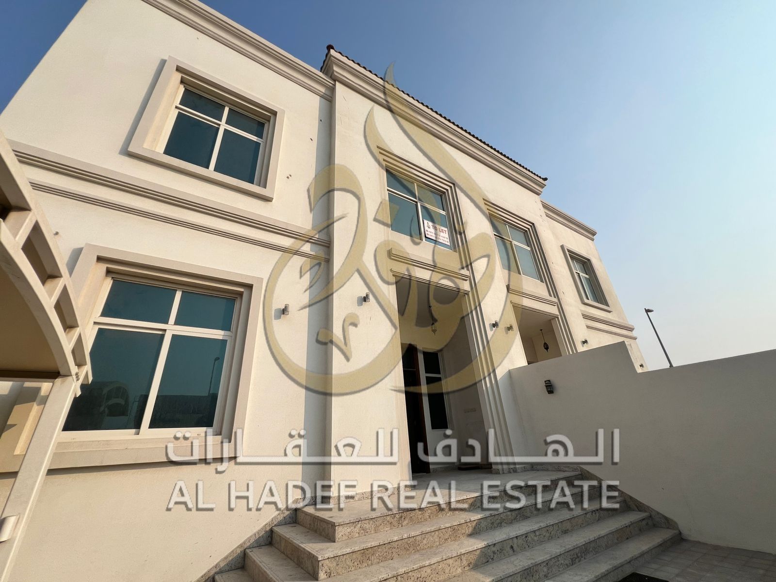 For rent in Hoshi: a villa, first occupancy after renovation, with central air conditioning and gas, outdoor parking for two cars, indoor parking for