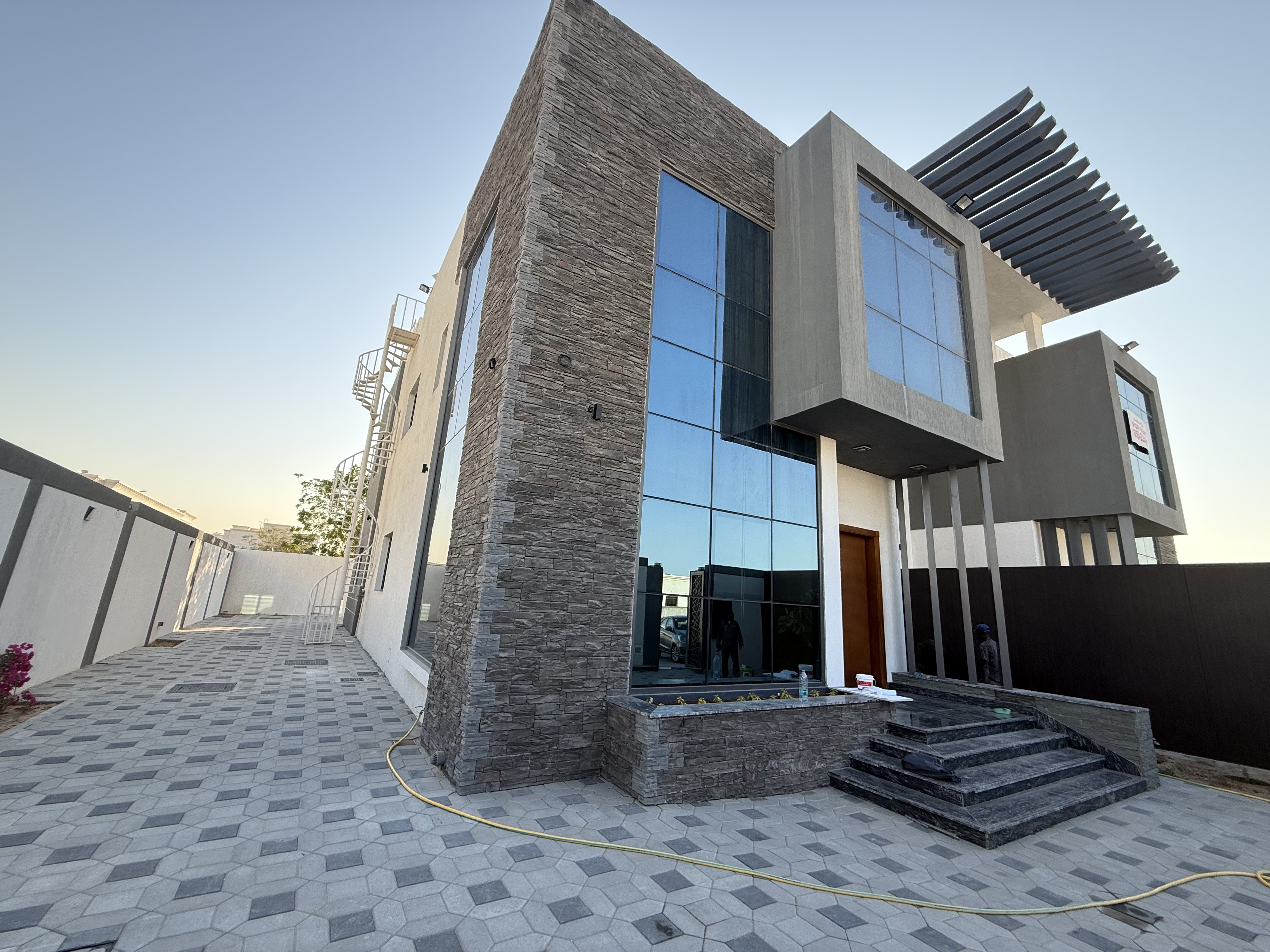 Villa for rent in Al Hooshi