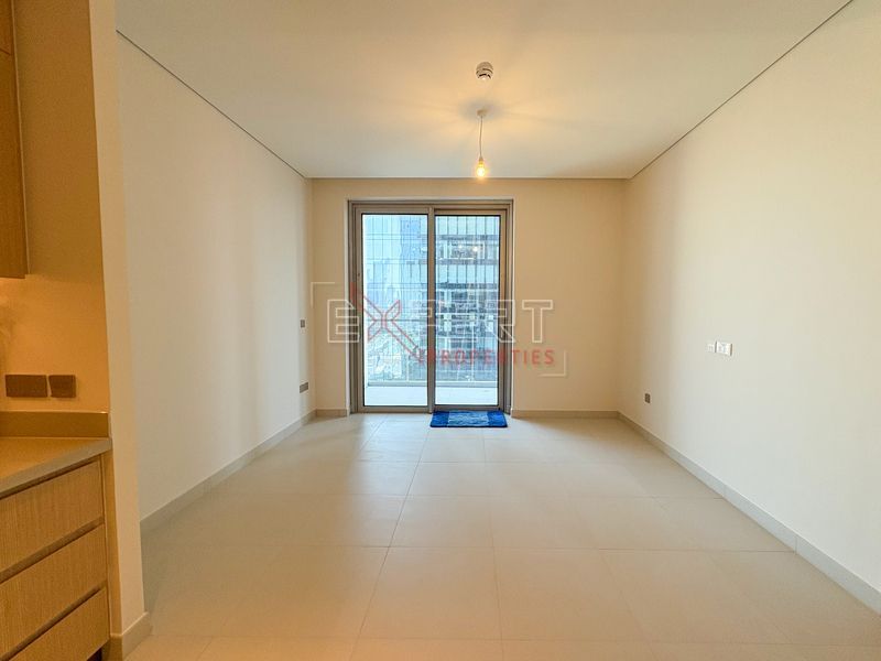 Luxury Apartment | Bright 1BHK | Steps from Dubai Mall