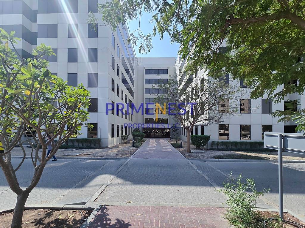 HALF FLOOR | CORPORATE BUILDING | FITTED OFFICES
