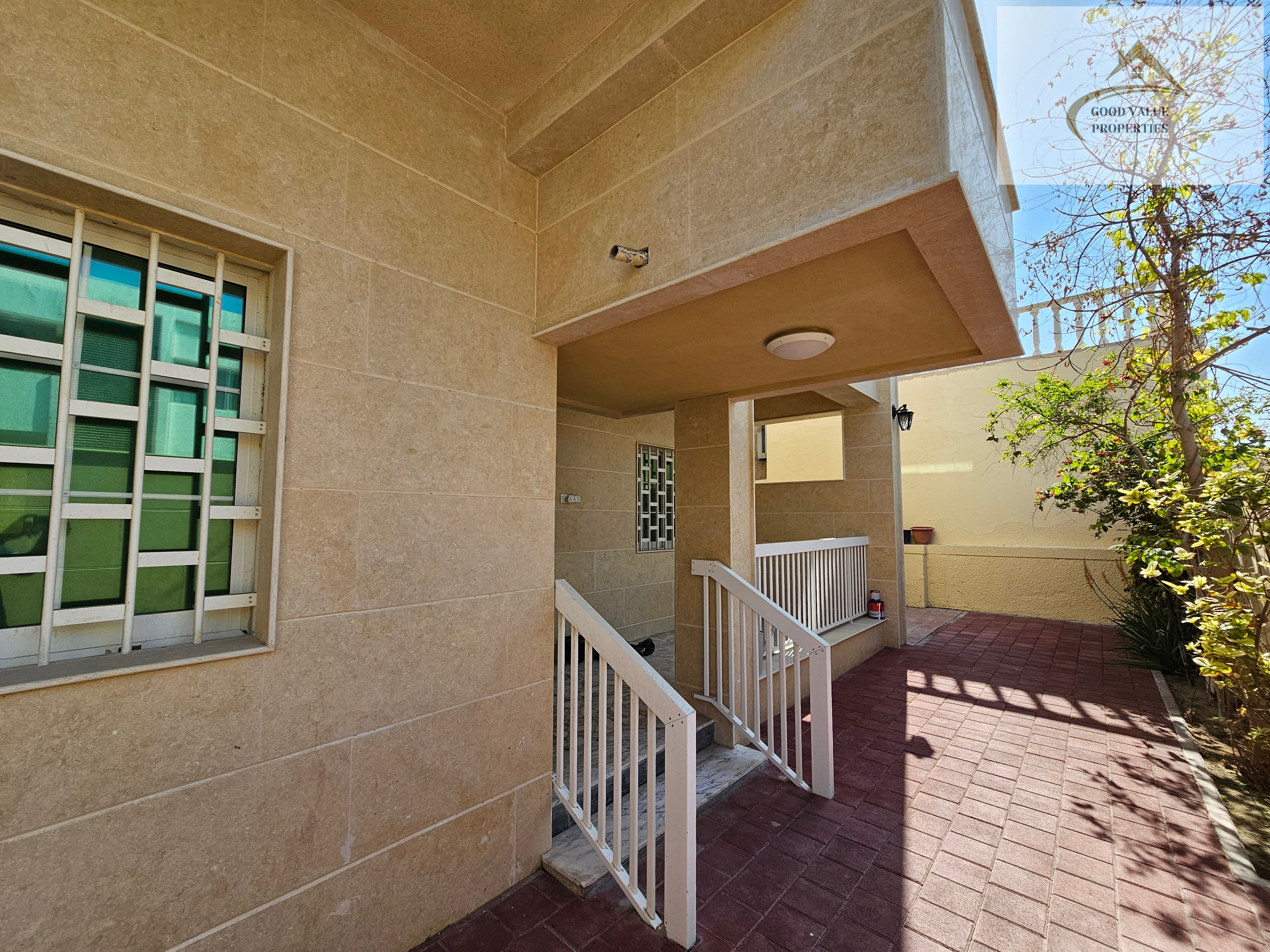 Luxury 3Bhk Furnished villa near to the corniche,