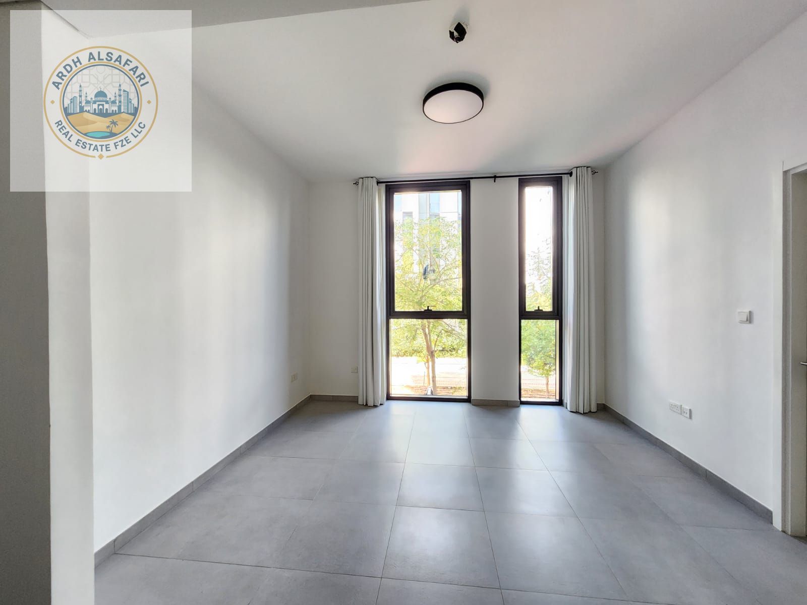 Spacious 1BHK with open kitchen & 2 modern bathrooms. Features 24/7 security, gym, pool, kids' play area,in a vibrant community.