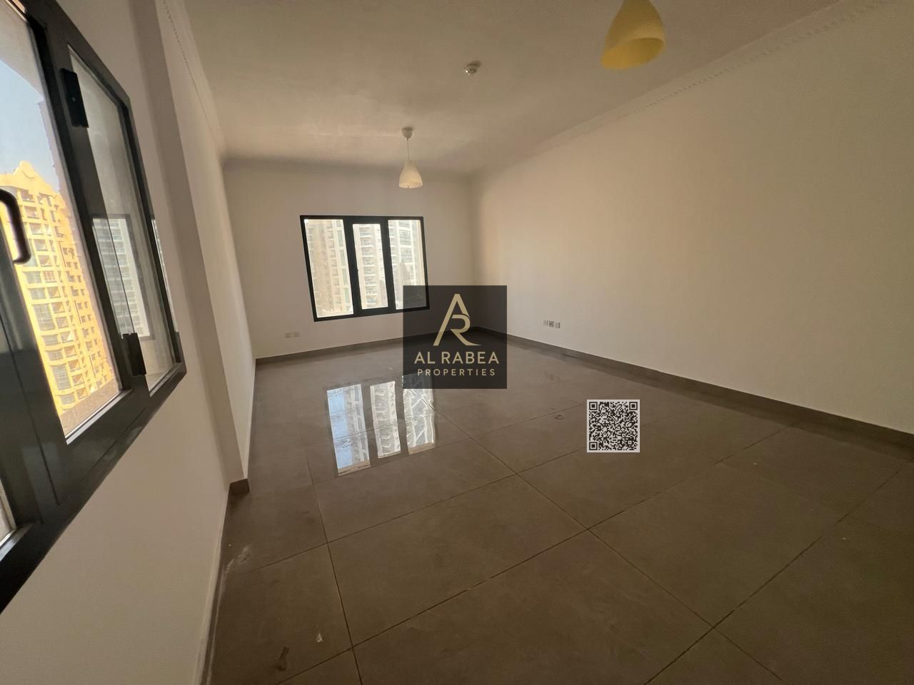 Prime location - First occupant - Free swimming pool - Free gym