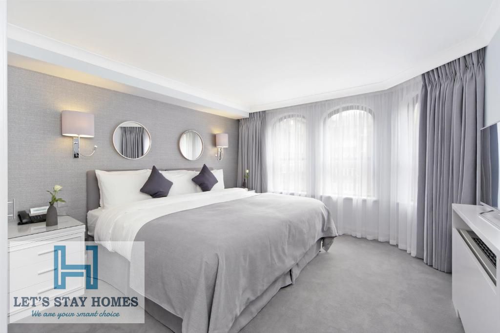 Luxury Redefined | Near Metro Station | Pool | Fully Equipped Gym | Housekeeping | Free Parking | 24/7 Concierge I Free Cleaning