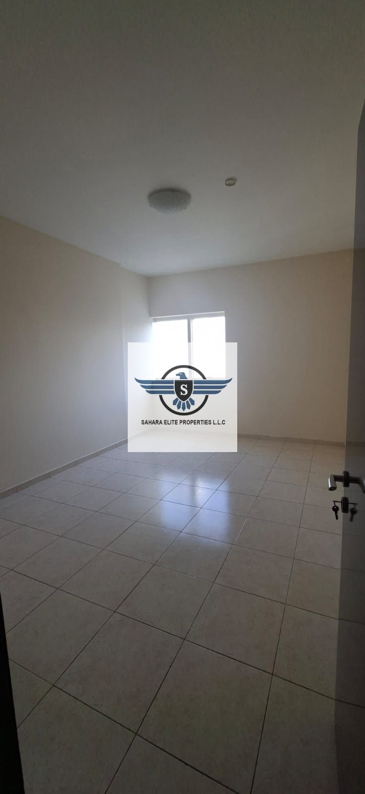 Luxury 1bhk with 2WashRoom gym pool free 10 days free rent 42k 4cheque payment Near by Sahara mall near by al nahda park
