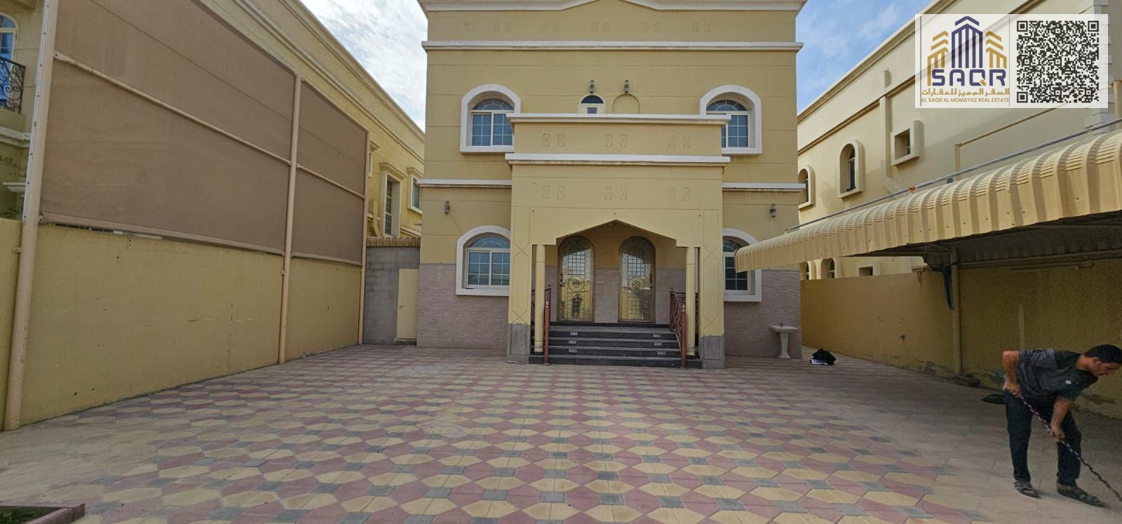 Villa for rent, 5000 sq ft, prime location next to a mosque