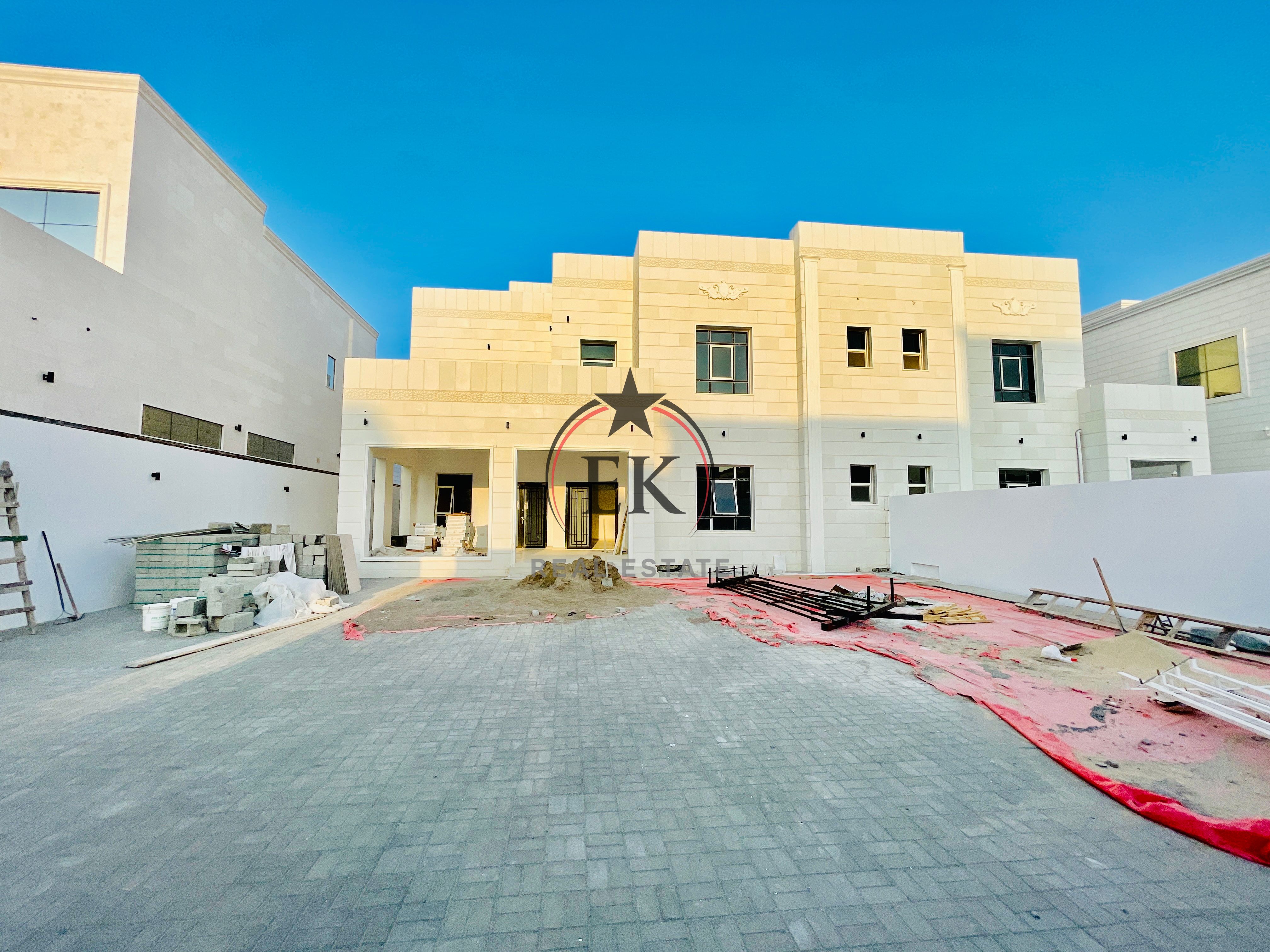 Brand New 5 Master Bedrooms Free Water & Electricity
