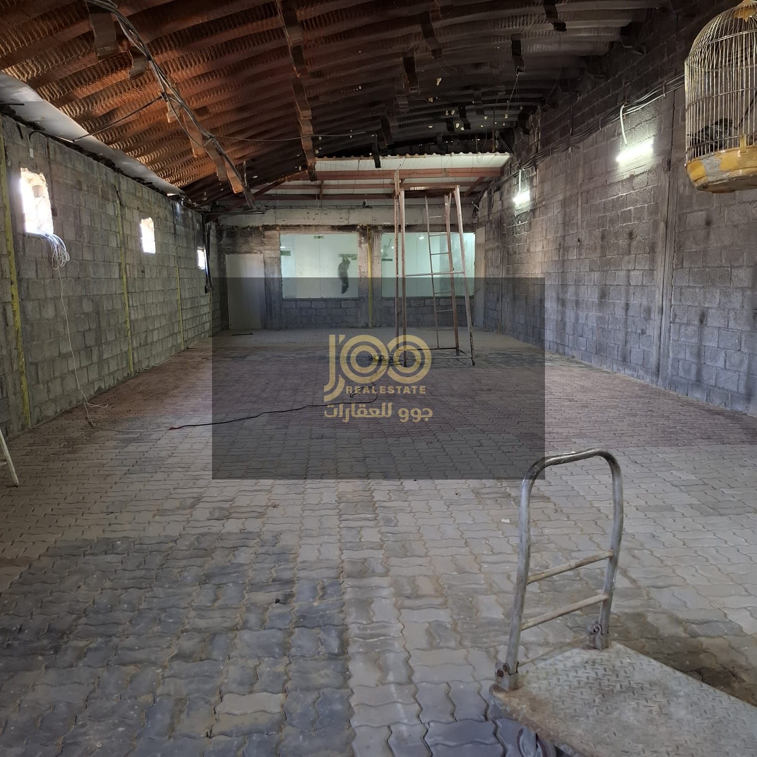 A golden opportunity! A 4400 sq ft warehouse in Mashra’a, behind Umm Al Thu’ub, at a very special price.