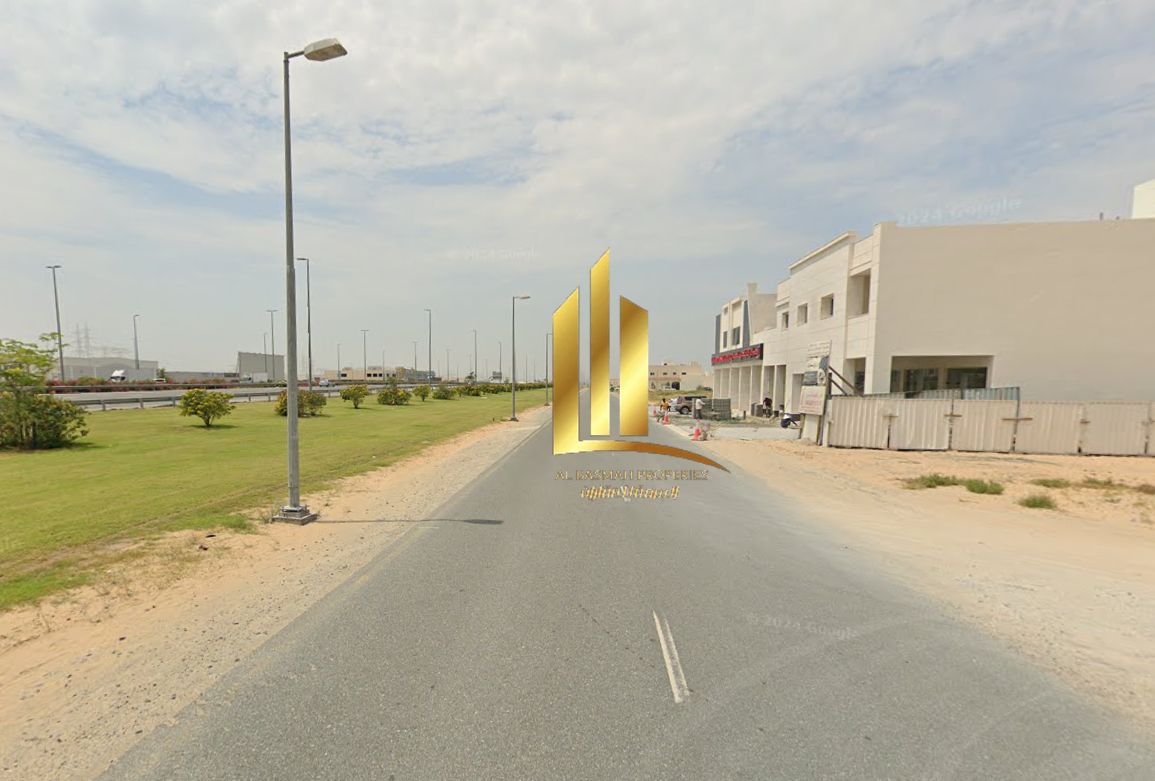 Commercial land in Al-Hawshi Al-Sharqah