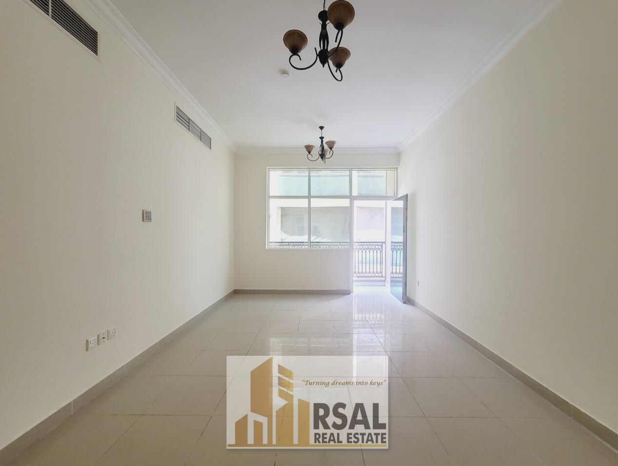 SSPecious 2BHK With Balcony/Family Building/Near Muwahila Bus Station