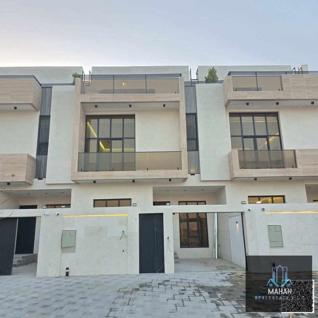 Built-up Area: 3,300 sq ft Bedrooms: 5 spacious bedrooms Bathrooms: 7 modern bathrooms Majlis: Elegant and private majlis for guests Wasala: Comfortable family living area Kitchen: Fully equipped kitchen Dining Room: Separate formal dining area