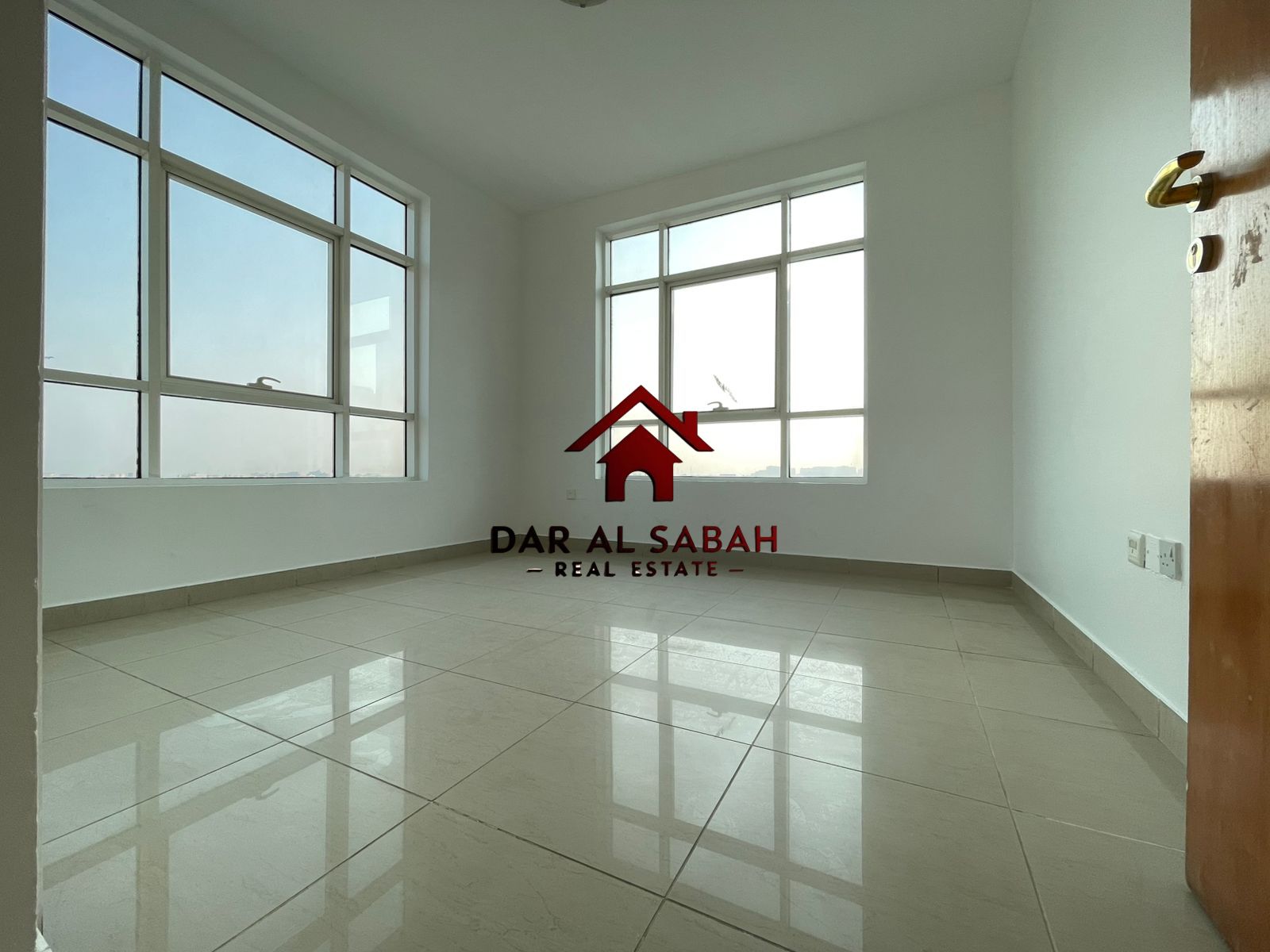2 BHK WITH 2 FULL BATHROOM MASTER ROOM ROOMS WITH WARDROBE FAMILY BULDING