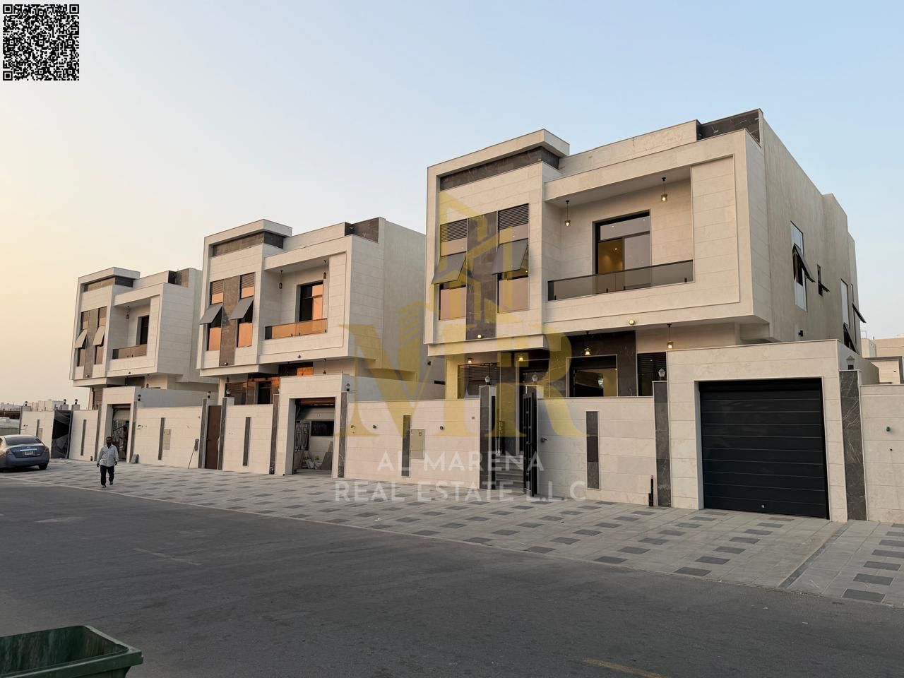 Villa with central air conditioning, ready to move into, on the main street, in the most prestigious area of Ajman. Freehold ownership for all natio