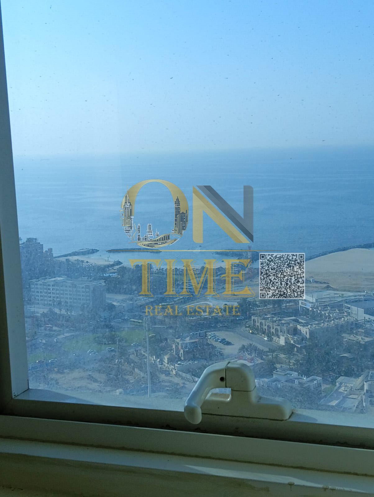 Spacious area | Prime location | Open view