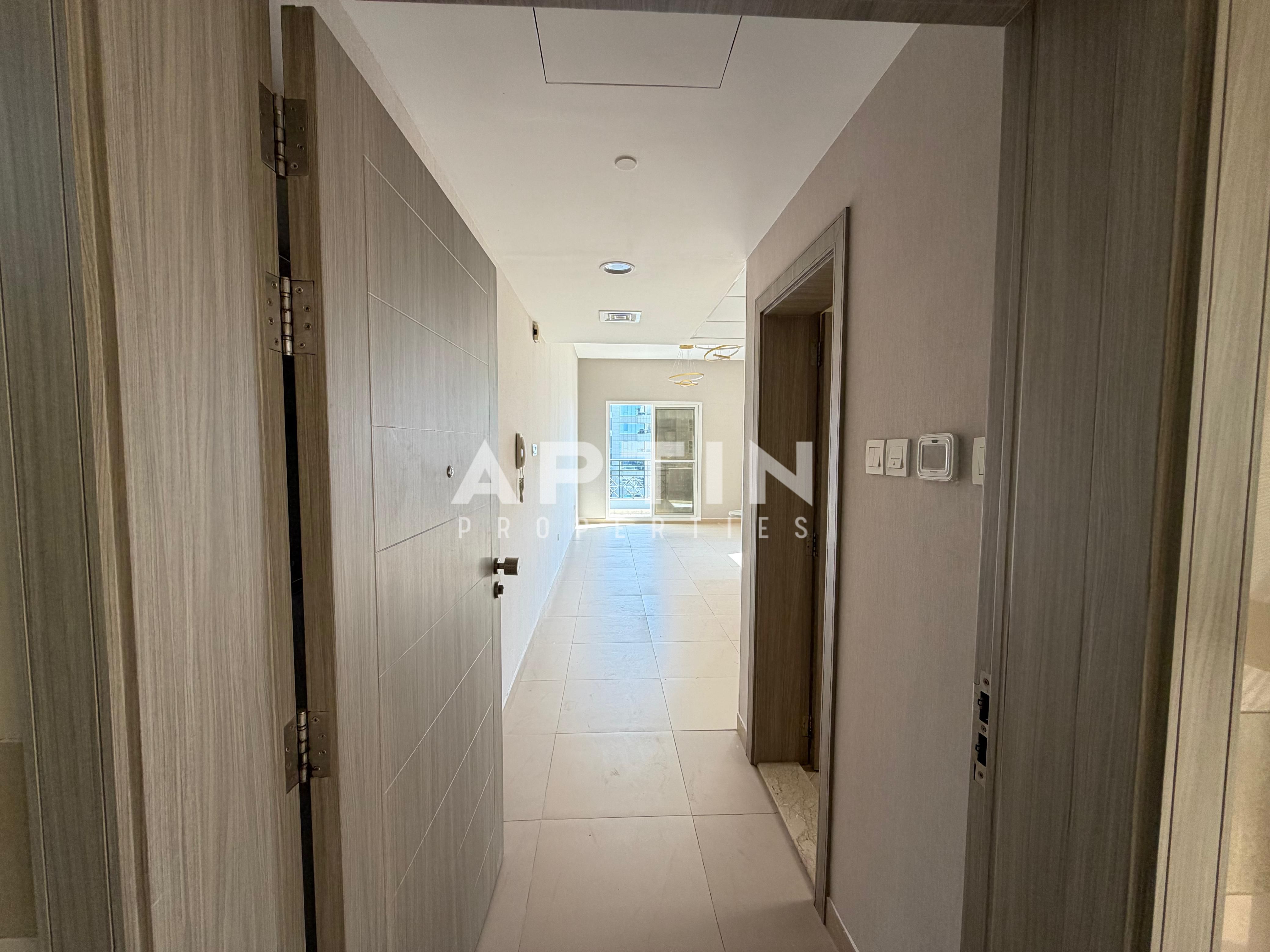 Chiller Free | Bright Studio Apartment | Open Kitchen | Balcony | Silicon Star 2, DSO