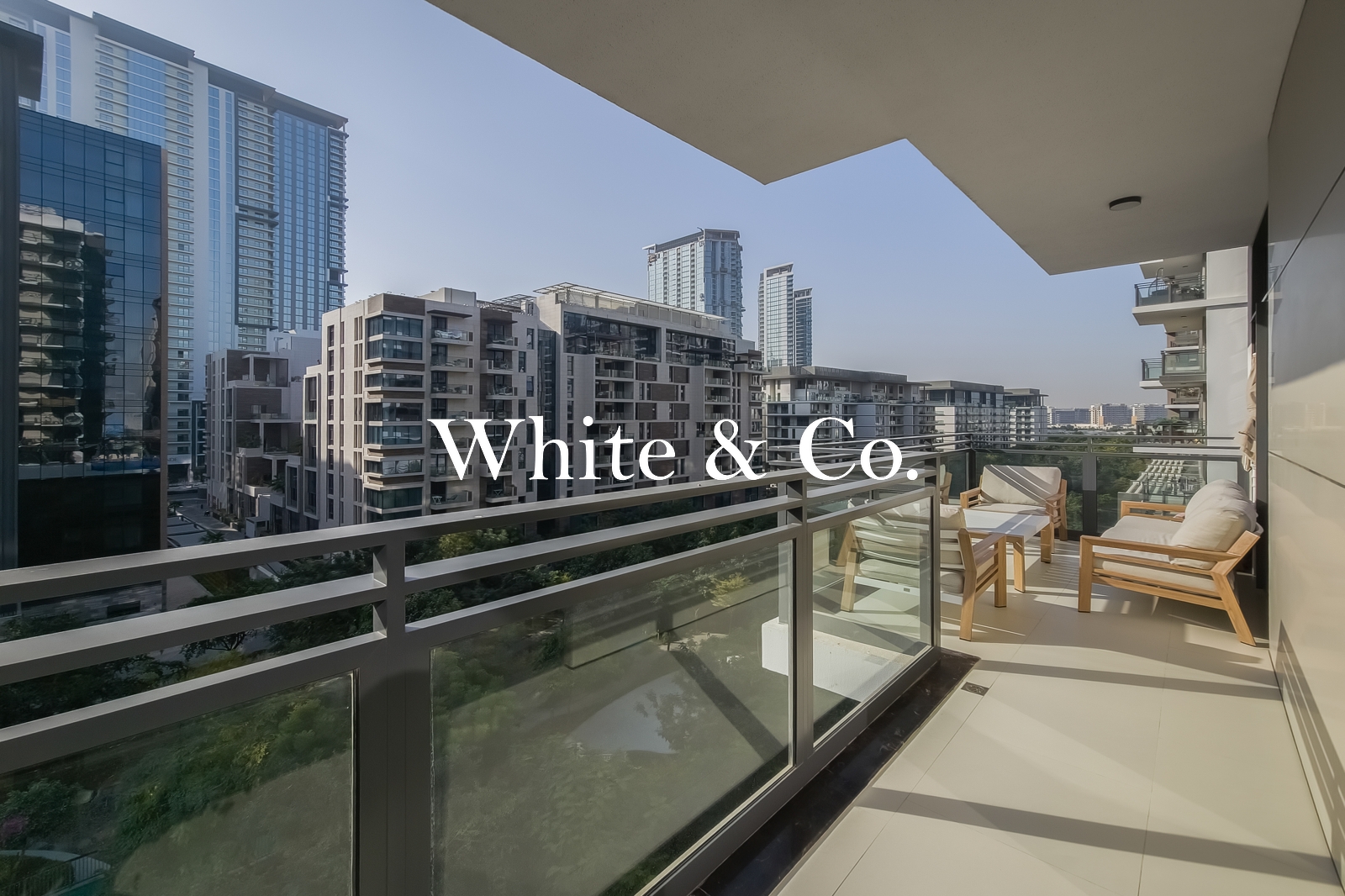 Corner Unit | Vacant | Vastu Compliant